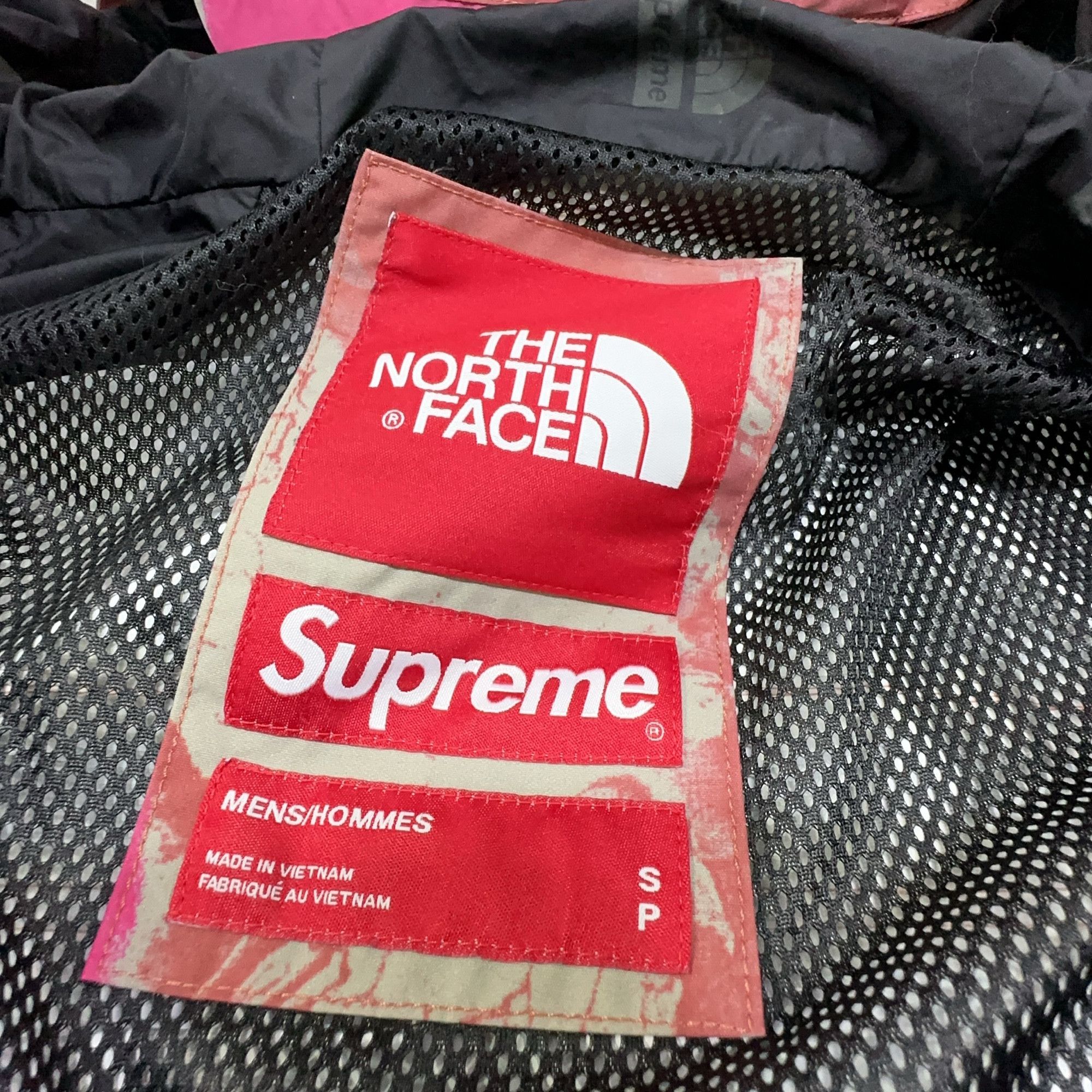 Supreme Supreme x The North Face Tie-Dye Cargo Jacket Size S Size US S / EU 44-46 / 1 - 3 Thumbnail