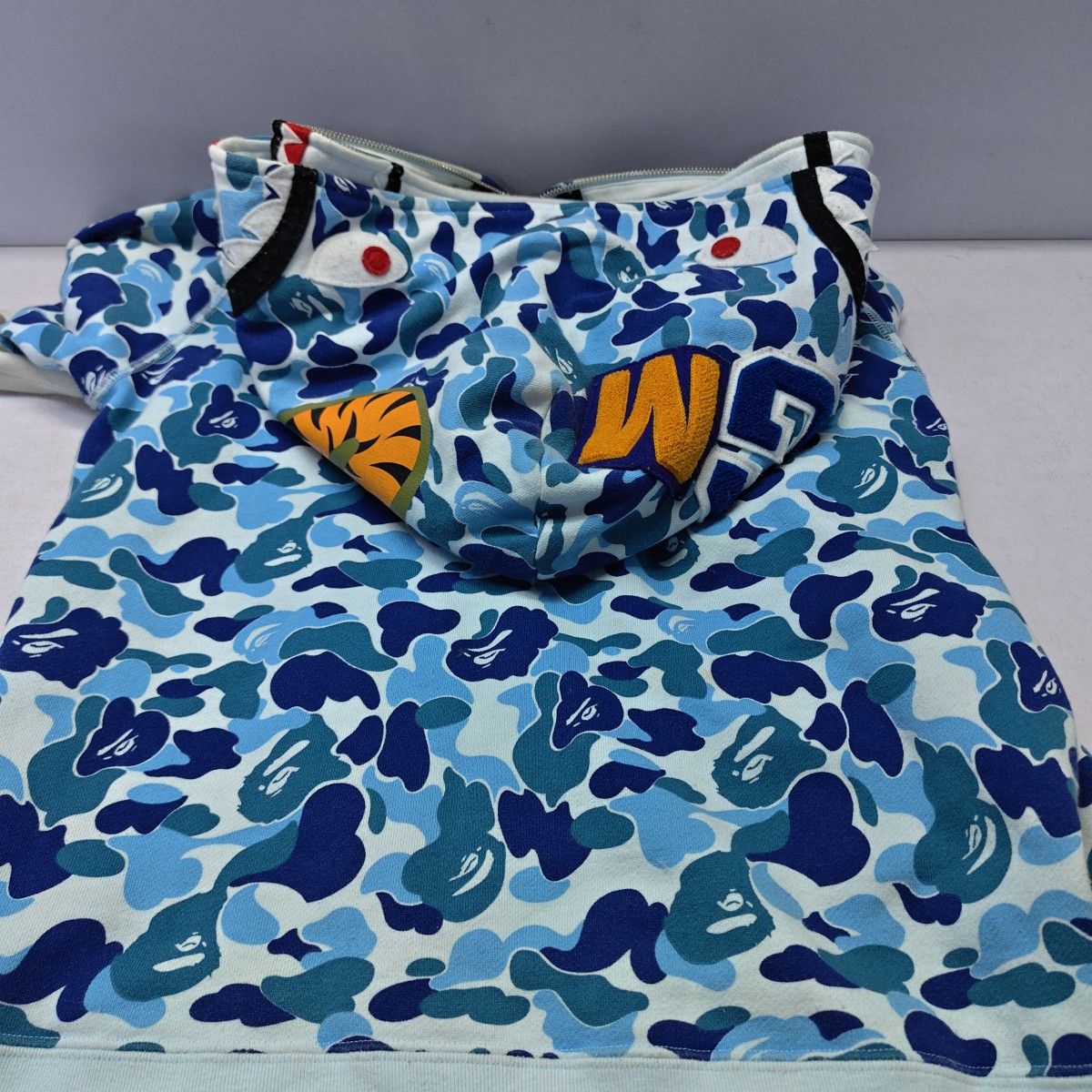 Bape A Bathing Ape Blue Camo Shark Hoodie Size L Size US L / EU 52-54 / 3 - 6 Thumbnail