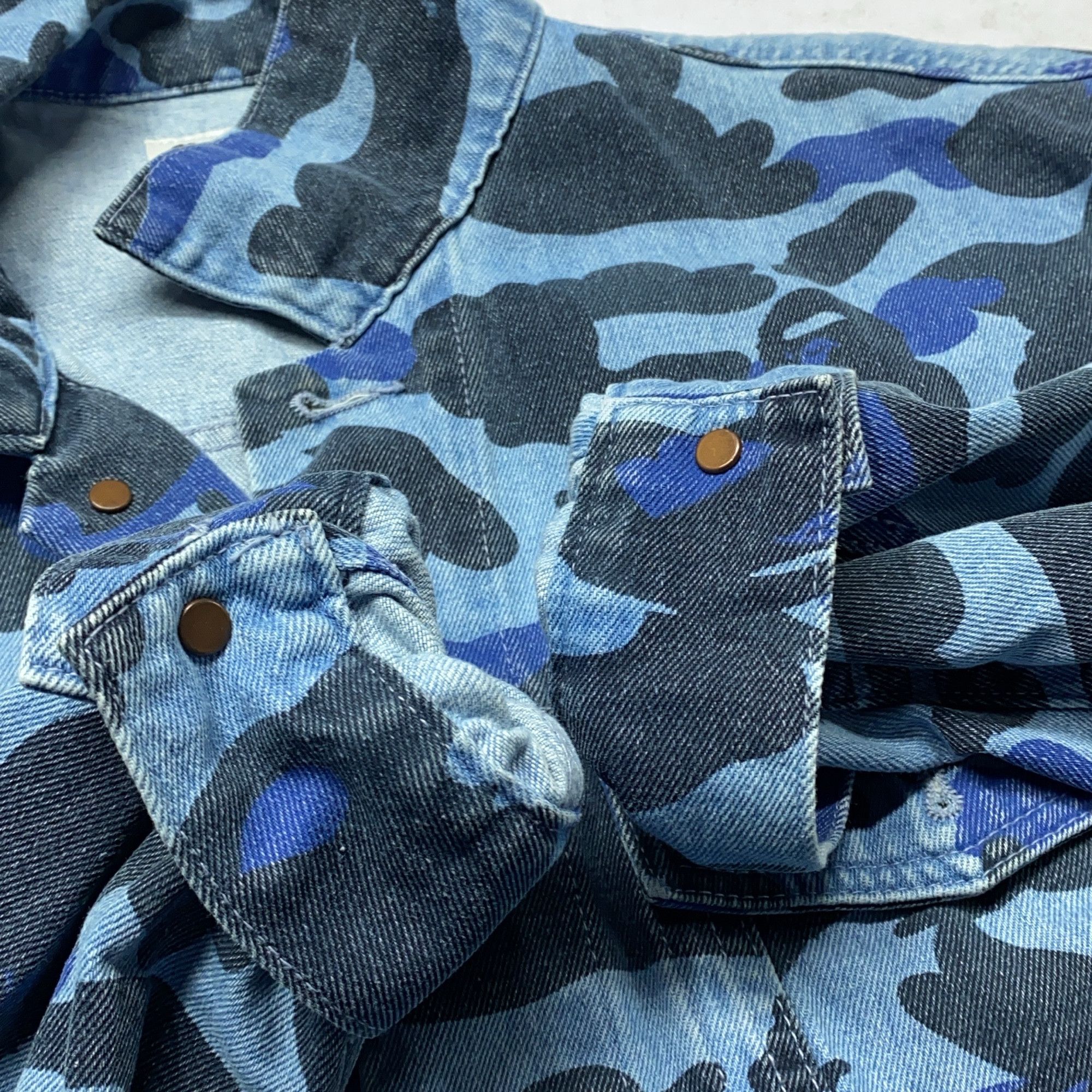 Bape A BATHING APE Camo Denim Jacket Size M Size US M / EU 48-50 / 2 - 7 Thumbnail