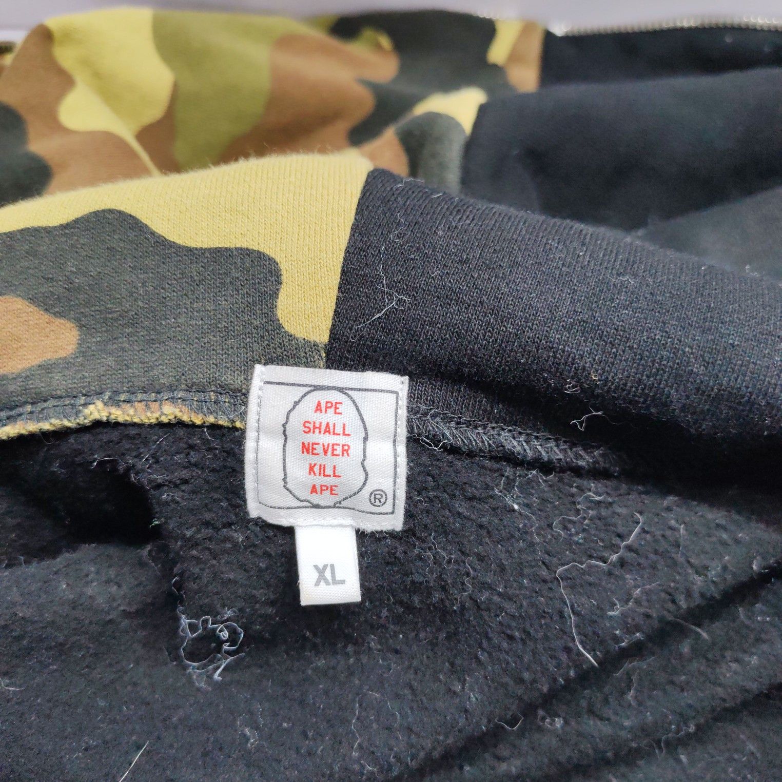 Bape A Bathing Ape Shark Camo Full Zip Hoodie Size XL Size US XL / EU 56 / 4 - 3 Thumbnail