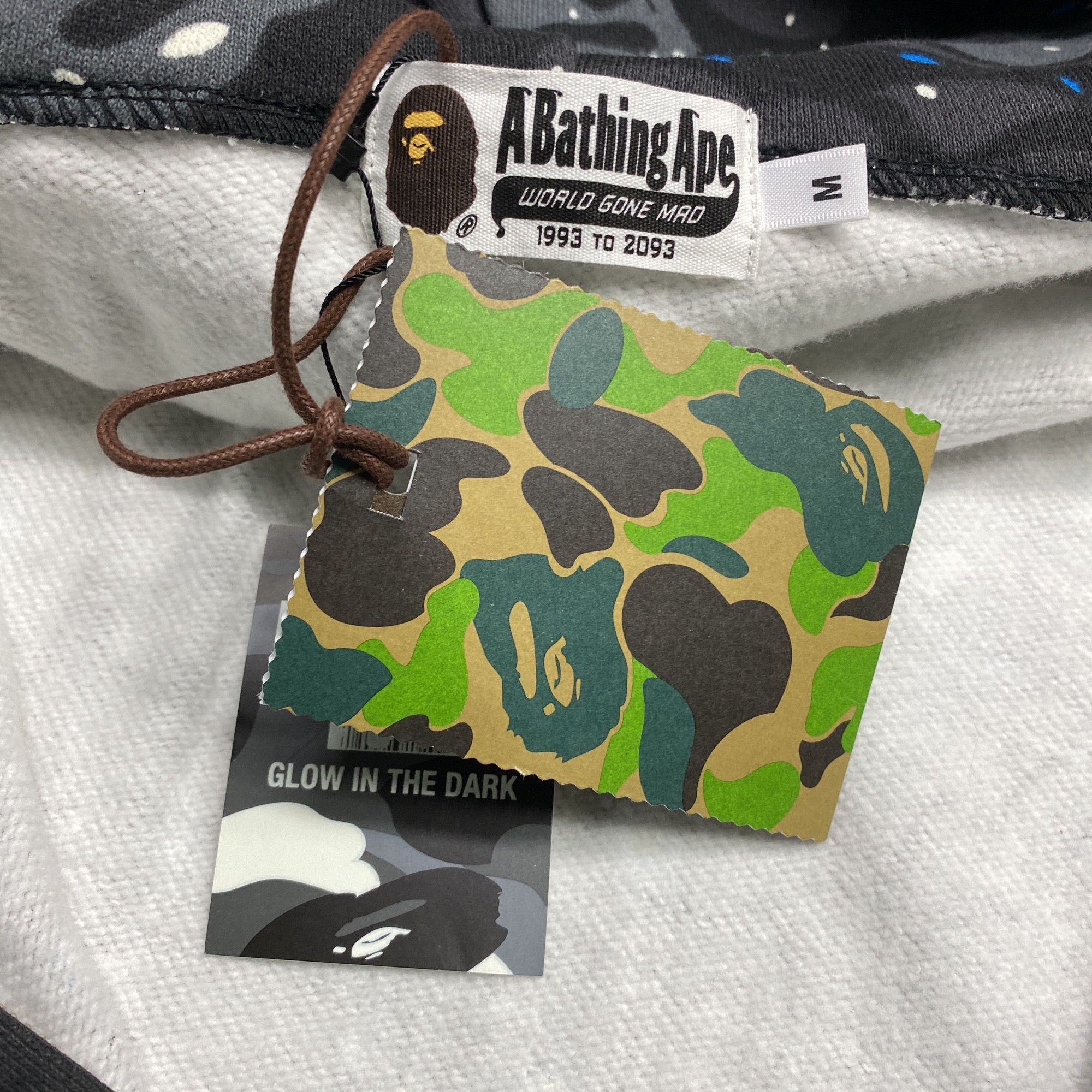 Bape A BATHING APE Star Glow Shark Hoodie Size M Size US M / EU 48-50 / 2 - 5 Thumbnail