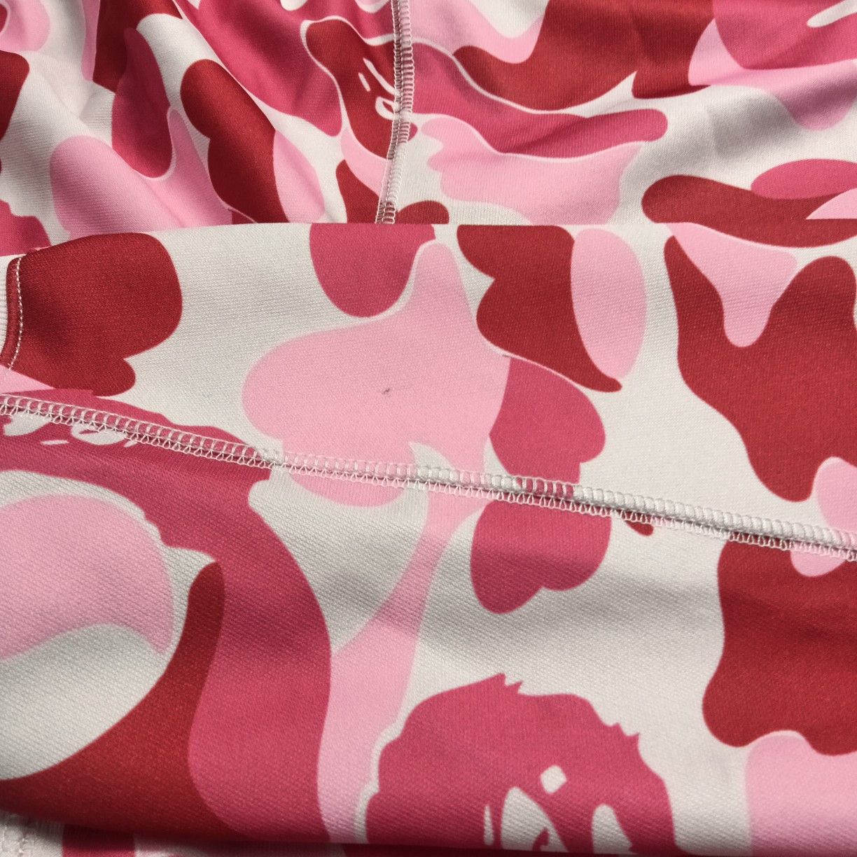 Bape A Bathing Ape Pink Camo Shark Hoodie Size M Size US M / EU 48-50 / 2 - 6 Thumbnail