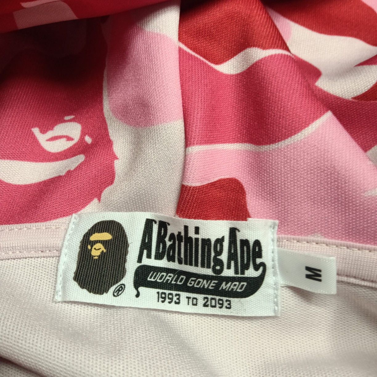 Bape A Bathing Ape Pink Camo Shark Hoodie Size M Size US M / EU 48-50 / 2 - 3 Thumbnail
