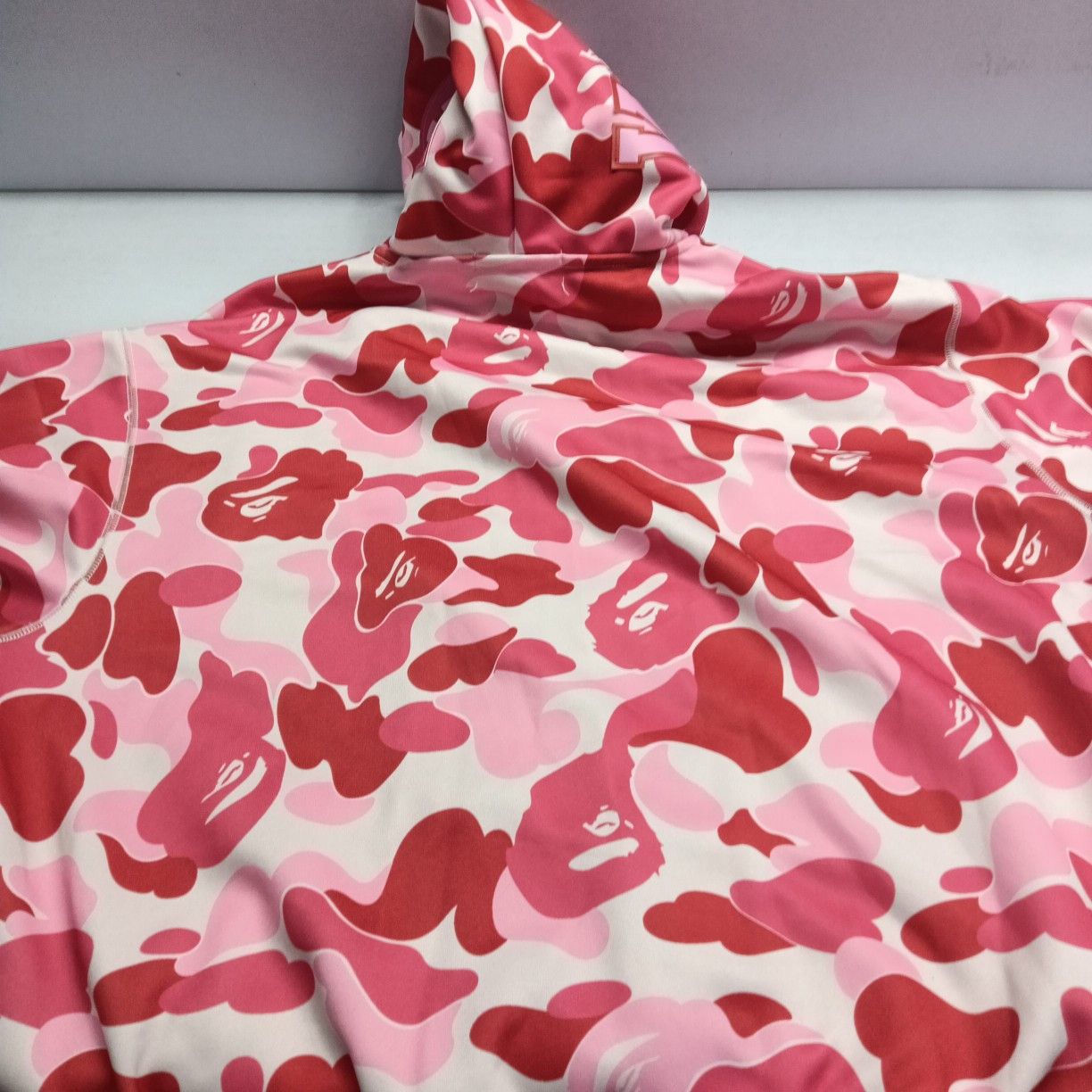 Bape A Bathing Ape Pink Camo Shark Hoodie Size M Size US M / EU 48-50 / 2 - 5 Thumbnail