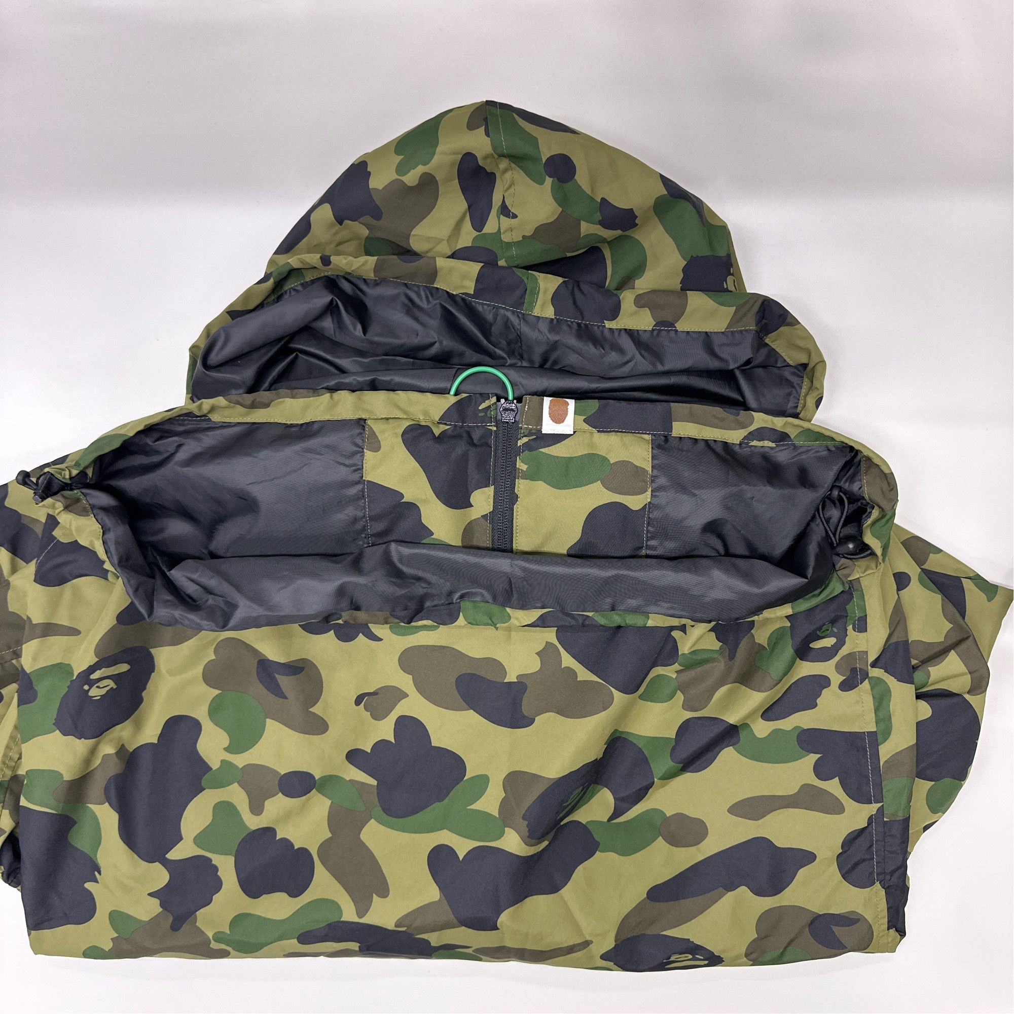 Bape A BATHING APE 1st Camo Hoodie Jacket Size L Size US L / EU 52-54 / 3 - 6 Thumbnail