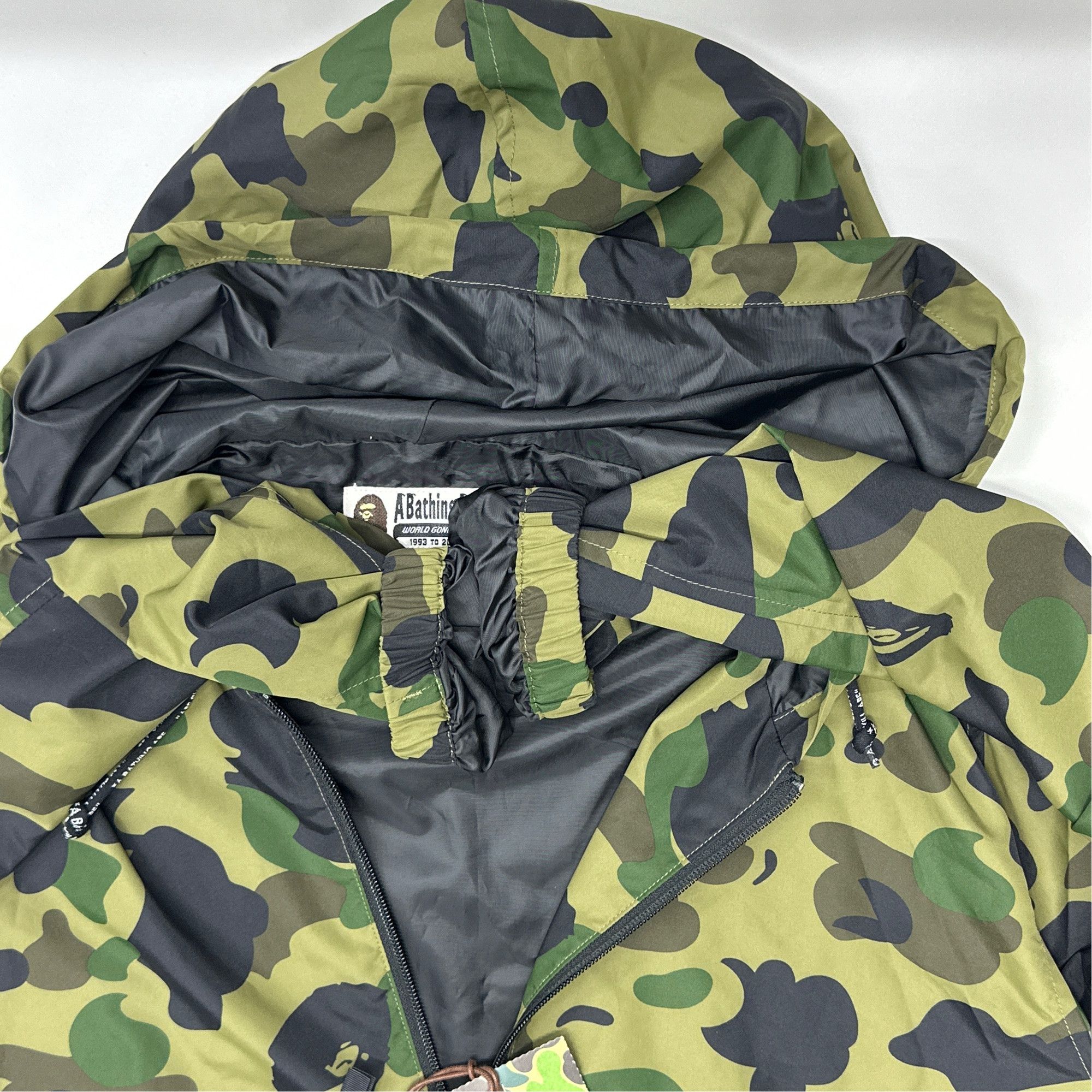 Bape A BATHING APE 1st Camo Hoodie Jacket Size L Size US L / EU 52-54 / 3 - 5 Thumbnail