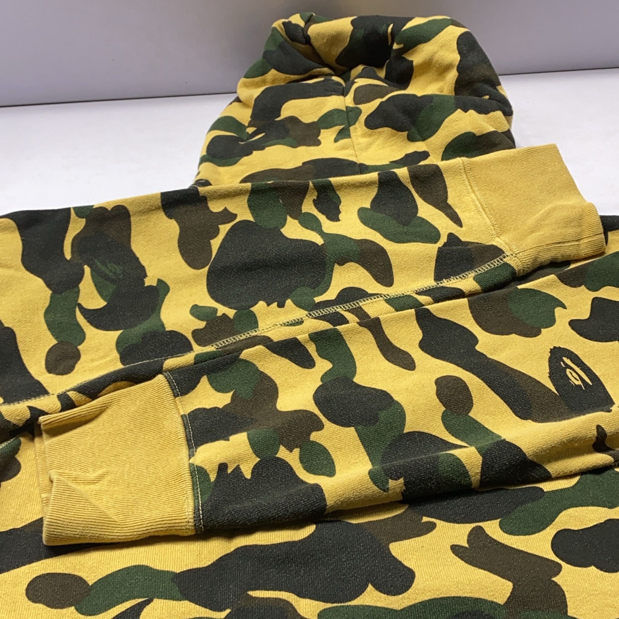 Bape A Bathing Ape Yellow Camo Hoodie Size M Size US M / EU 48-50 / 2 - 12 Thumbnail