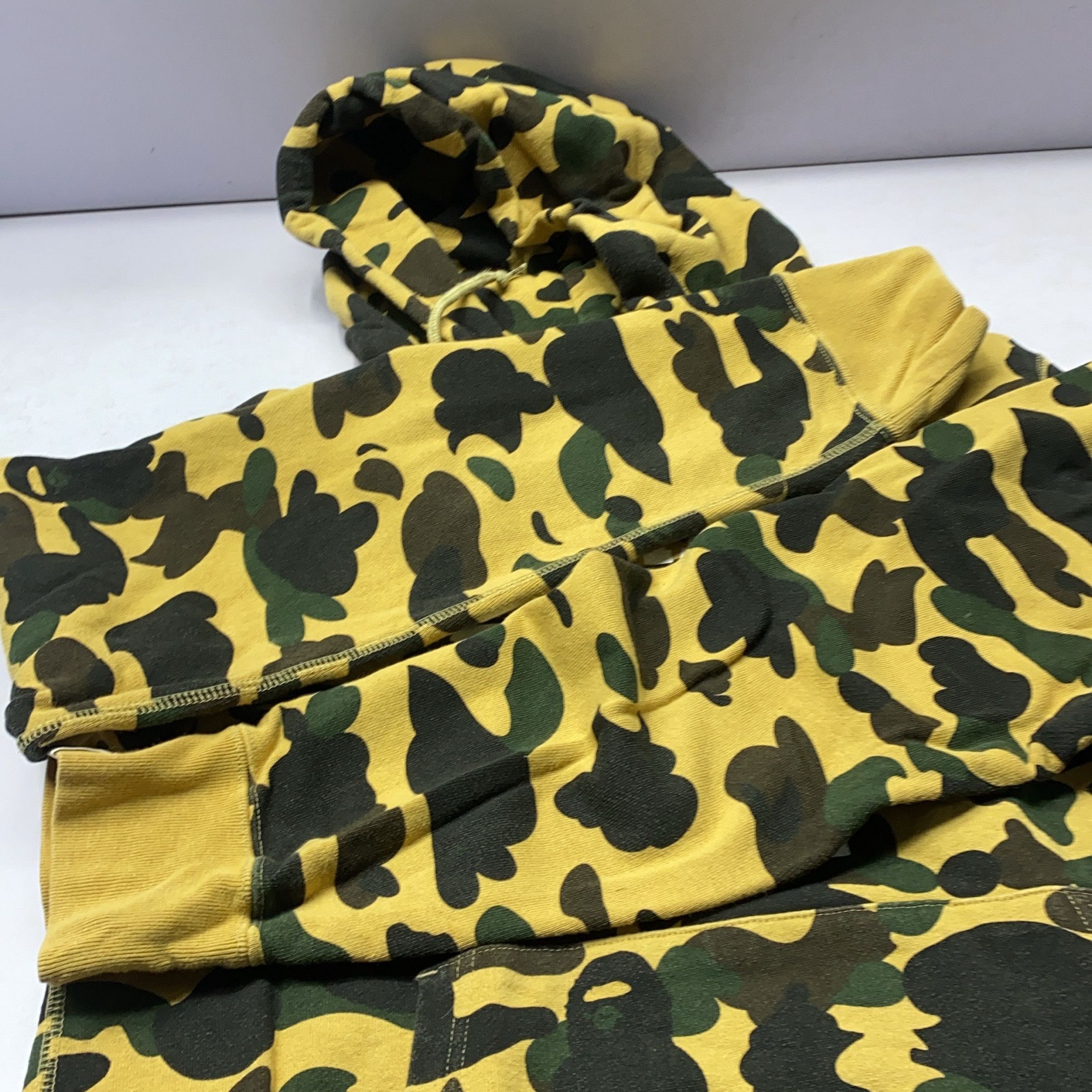 Bape A Bathing Ape Yellow Camo Hoodie Size M Size US M / EU 48-50 / 2 - 13 Thumbnail