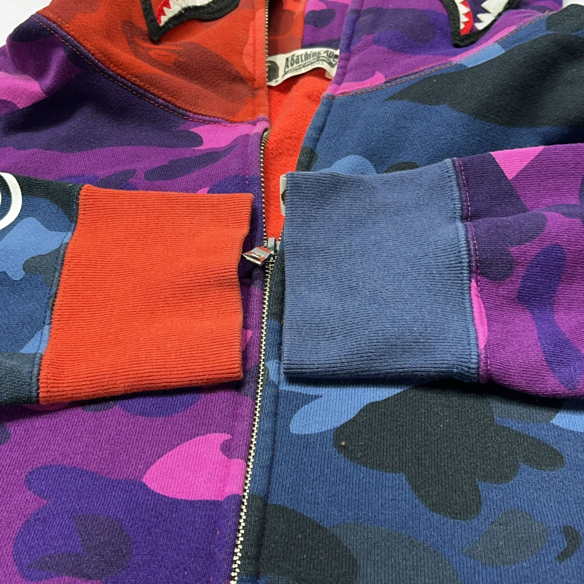 Bape A Bathing Ape Multi-Color Shark Hoodie Size M Size US M / EU 48-50 / 2 - 10 Thumbnail