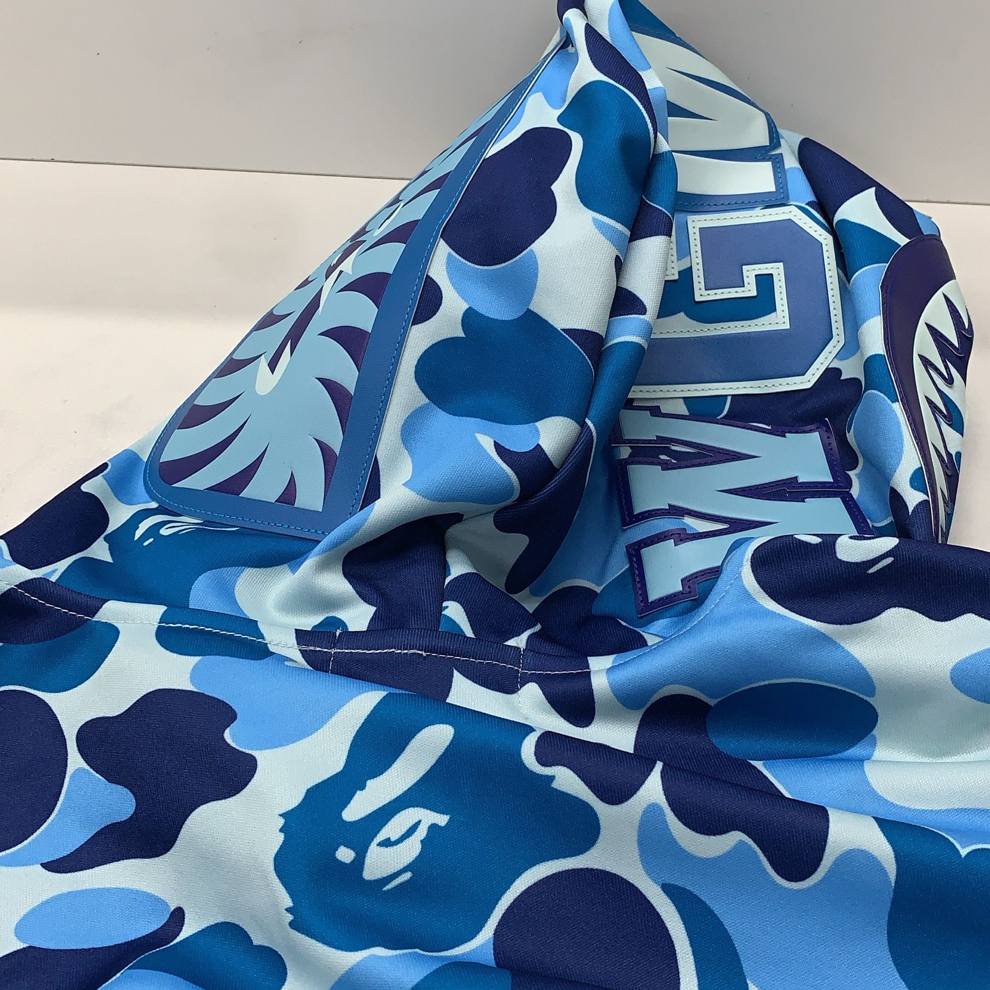 Bape A BATHING APE Blue Camo Shark Hoodie Size L Size US L / EU 52-54 / 3 - 5 Thumbnail