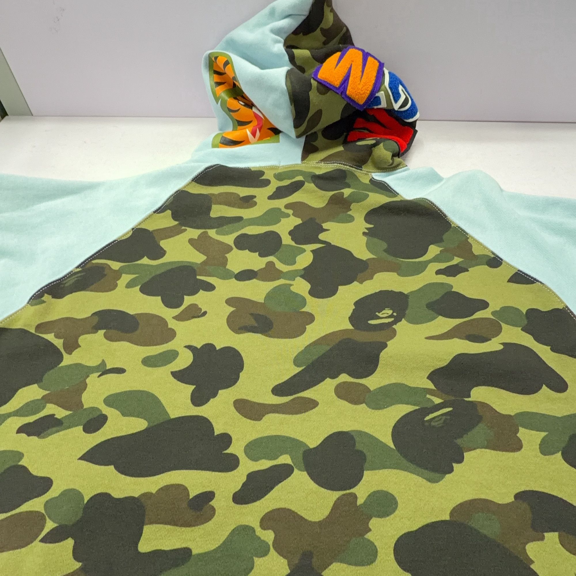 Bape A Bathing Ape Shark Camo Hoodie XL Size US XL / EU 56 / 4 - 15 Thumbnail