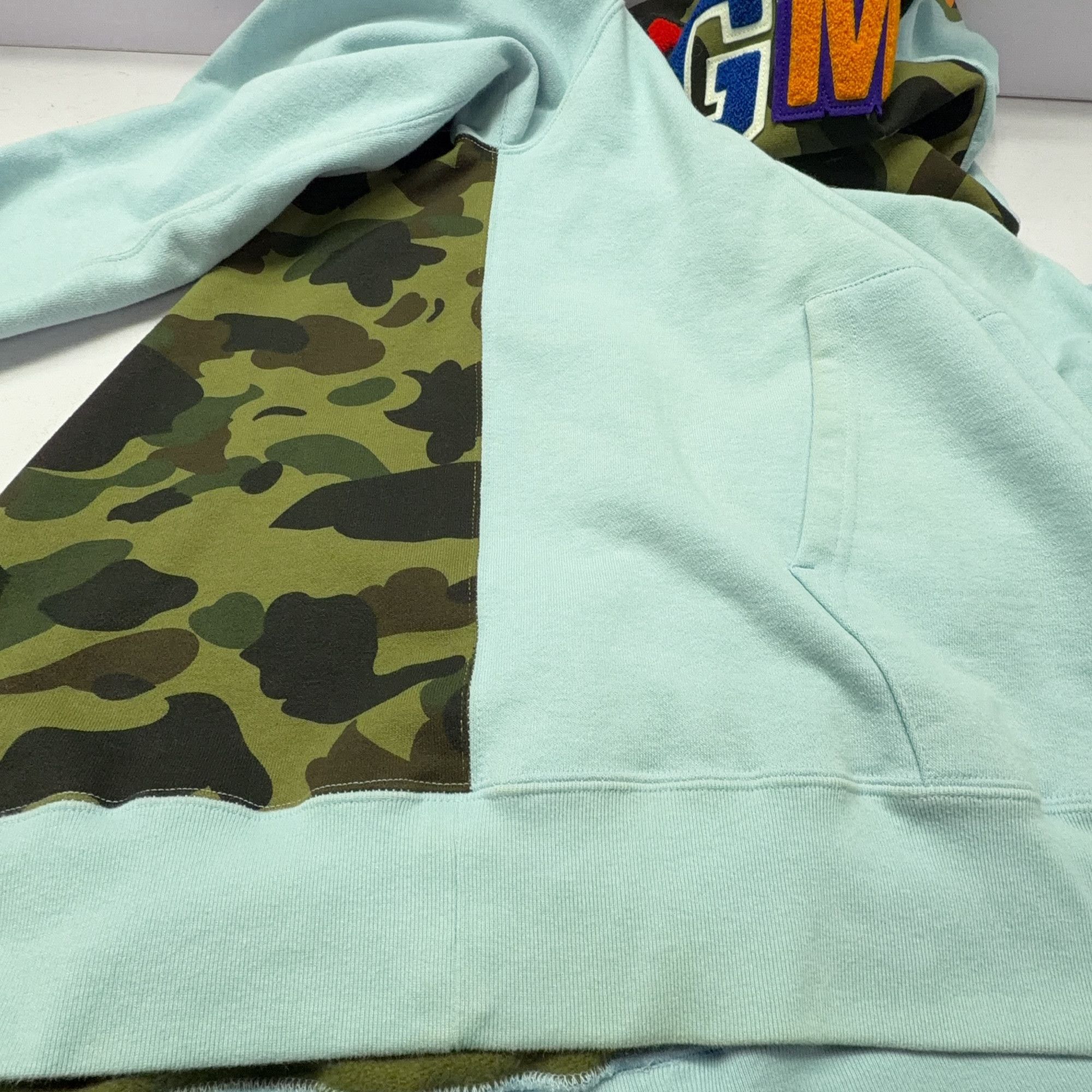 Bape A Bathing Ape Shark Camo Hoodie XL Size US XL / EU 56 / 4 - 13 Thumbnail