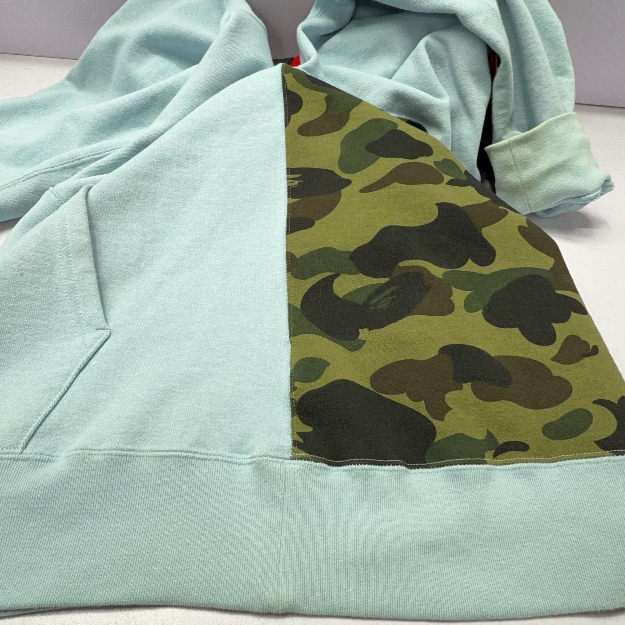 Bape A Bathing Ape Shark Camo Hoodie XL Size US XL / EU 56 / 4 - 14 Thumbnail