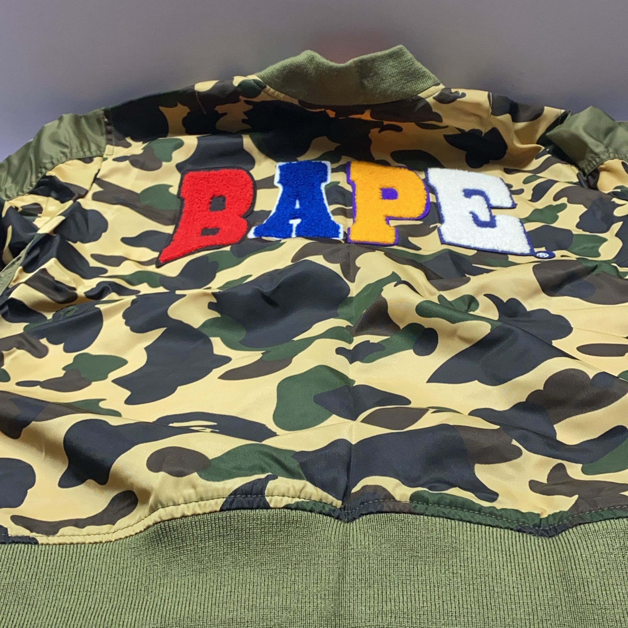 Bape A Bathing Ape Camo Logo Bomber Jacket Size M Size US M / EU 48-50 / 2 - 7 Thumbnail