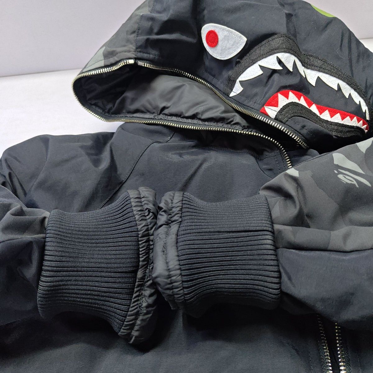 Bape A BATHING APE Shark Camo Down Jacket Size XL Size US XL / EU 56 / 4 - 12 Thumbnail