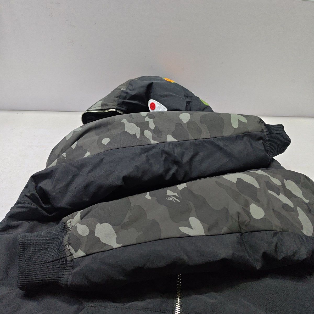 Bape A BATHING APE Shark Camo Down Jacket Size XL Size US XL / EU 56 / 4 - 11 Thumbnail