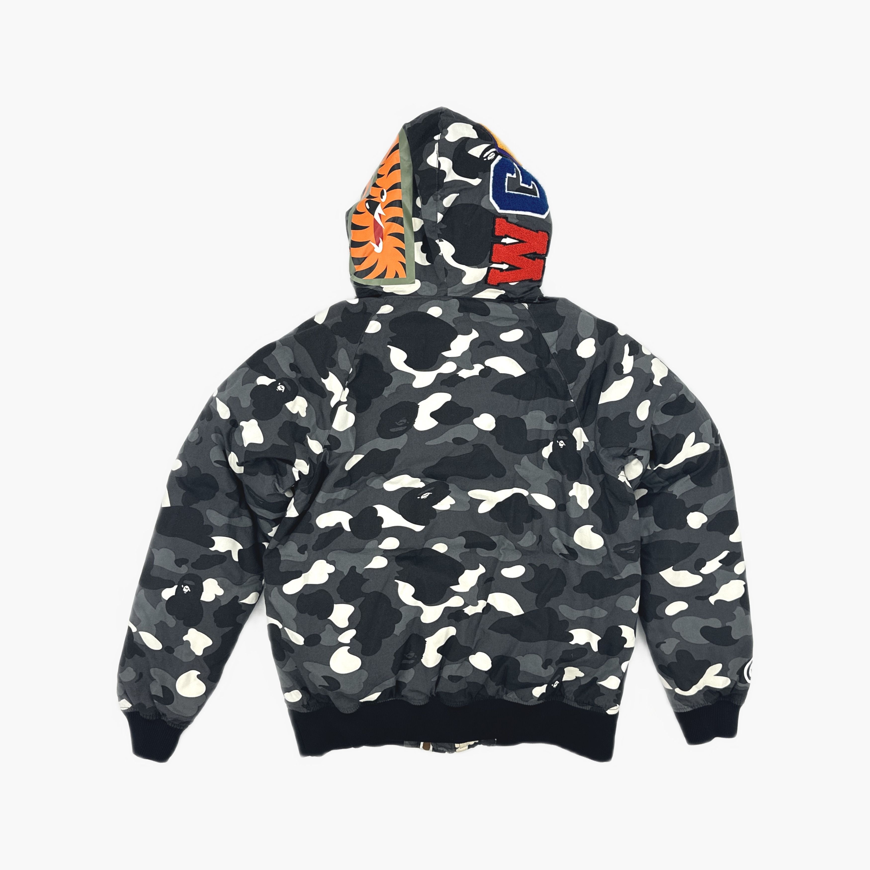 Bape A BATHING APE Camo Down Jacket Size L Size US L / EU 52-54 / 3 - 2 Thumbnail