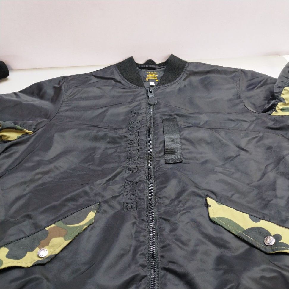 Bape A BATHING APE Camo Accent Bomber Jacket Size XXL Size US XXL / EU 58 / 5 - 10 Thumbnail