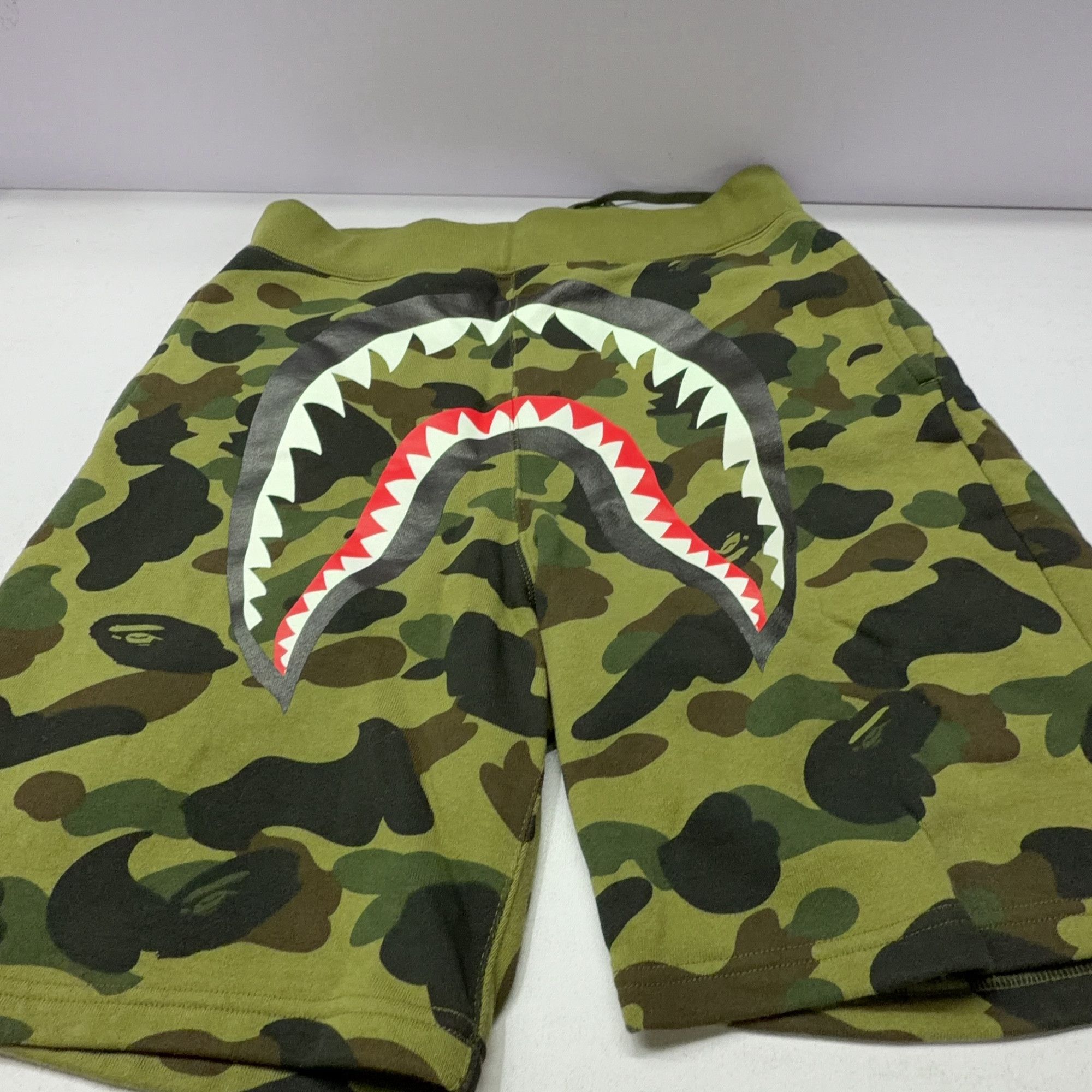 Bape A Bathing Ape Shark Camo Shorts Size L Size US 34 / EU 50 - 6 Thumbnail