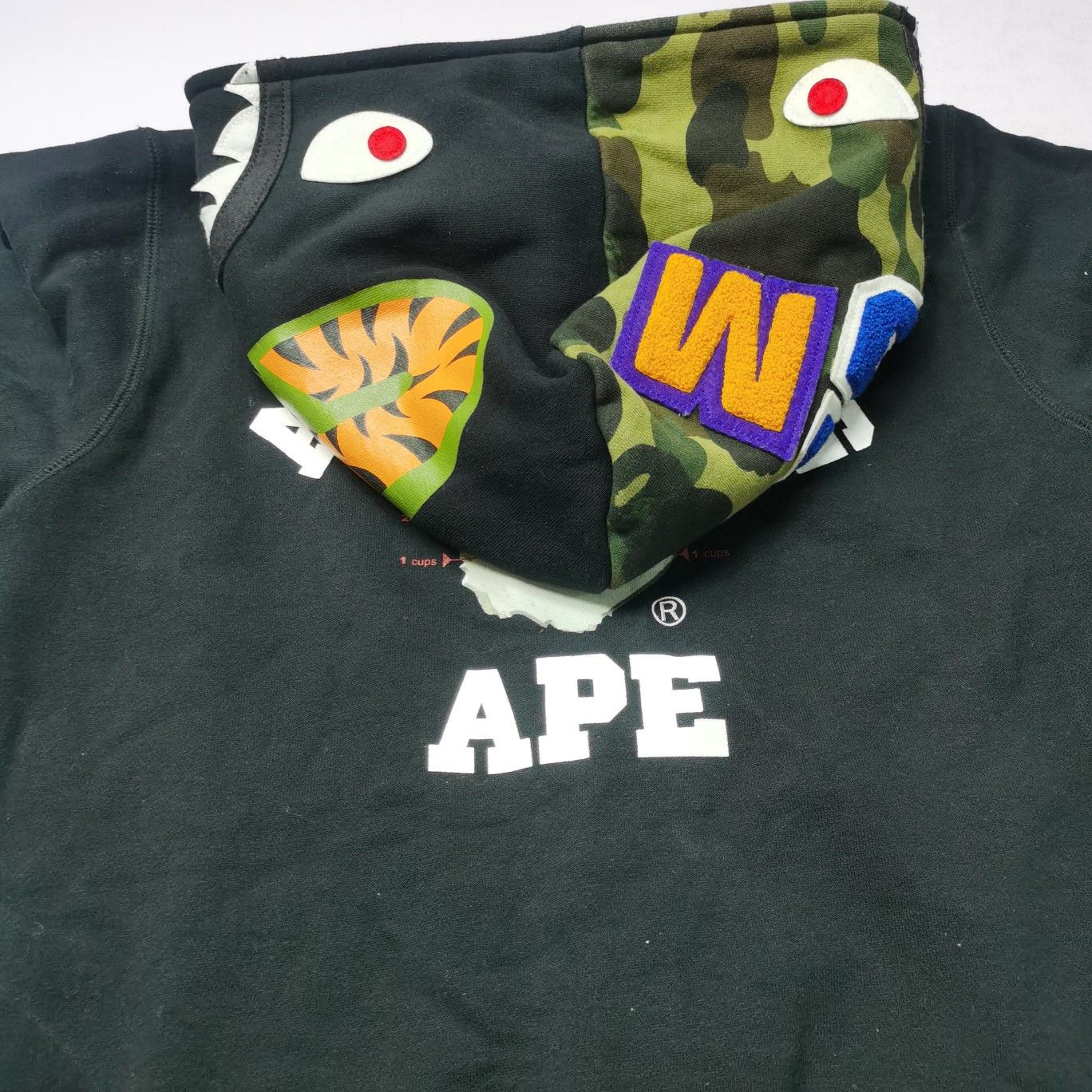 Bape A Bathing Ape Camo Shark Full Zip Hoodie Size M Size US M / EU 48-50 / 2 - 5 Thumbnail