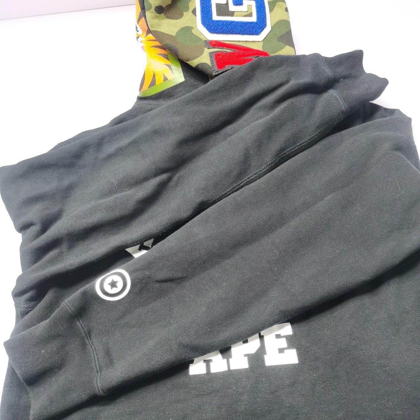 Bape A Bathing Ape Camo Shark Full Zip Hoodie Size M Size US M / EU 48-50 / 2 - 14 Thumbnail