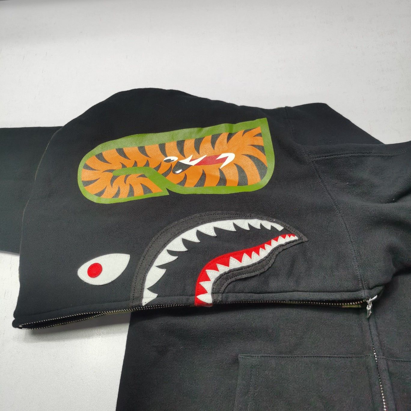 Bape A Bathing Ape Camo Shark Full Zip Hoodie Size M Size US M / EU 48-50 / 2 - 7 Thumbnail