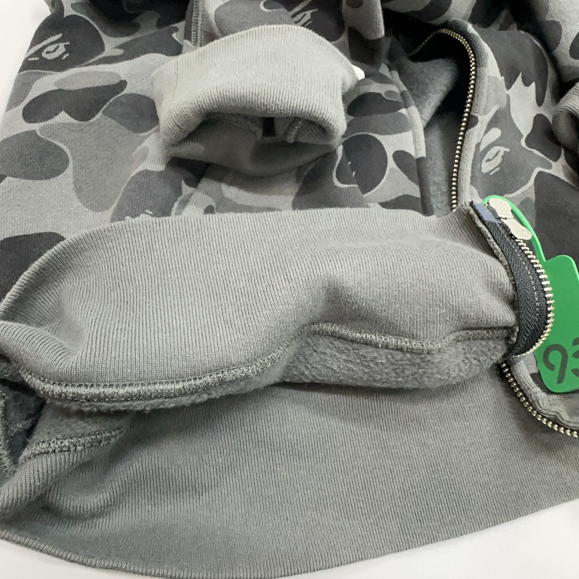 Bape A BATHING APE Shark Camo Hoodie Size XL Size US XL / EU 56 / 4 - 7 Thumbnail