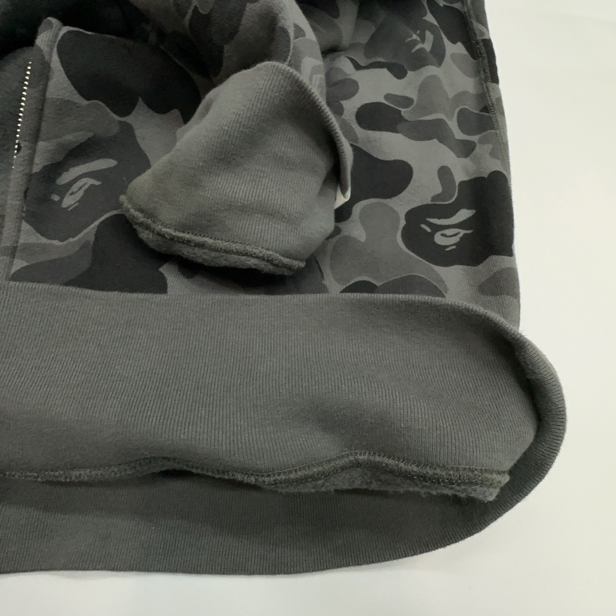 Bape A BATHING APE Shark Camo Hoodie Size XL Size US XL / EU 56 / 4 - 6 Thumbnail
