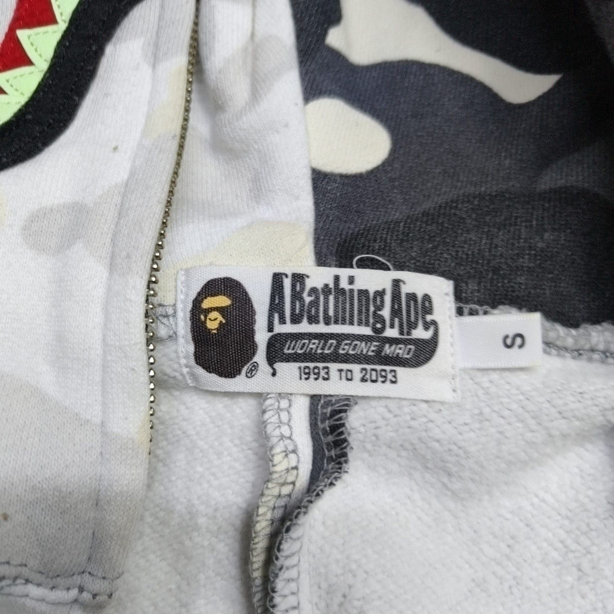 Bape A Bathing Ape Split Camo Shark Hoodie Size S Size US S / EU 44-46 / 1 - 4 Thumbnail