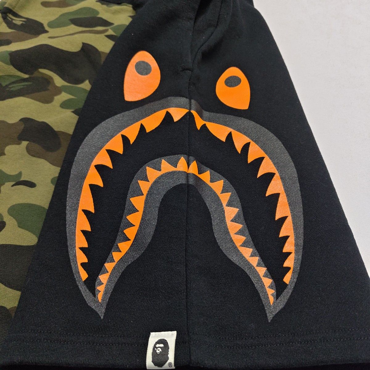 Bape BAPE x Undefeated Shark Shorts Size M Size US 32 / EU 48 - 6 Thumbnail