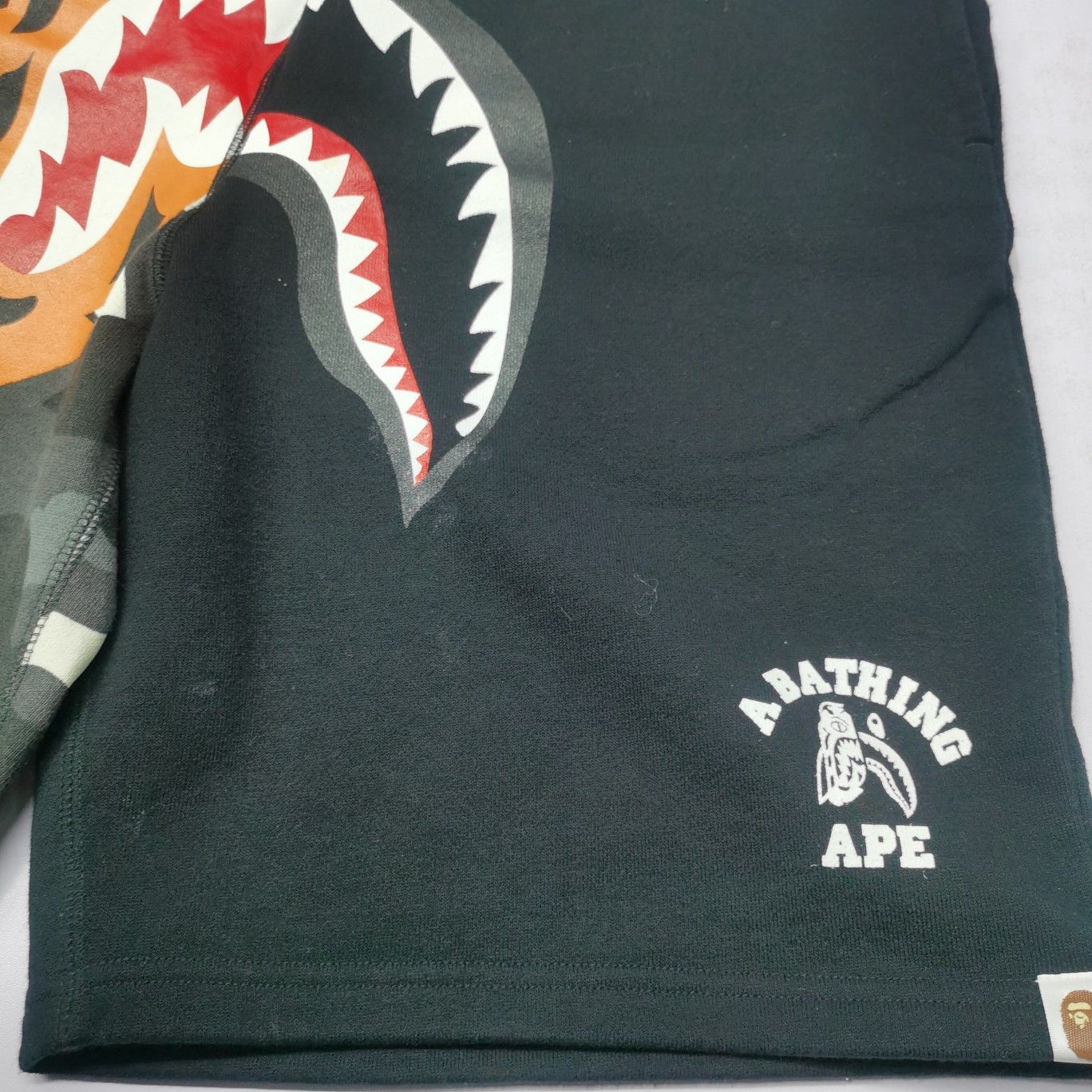 Bape A Bathing Ape Tiger Shark Camo Shorts XL Size US 36 / EU 52 - 10 Thumbnail
