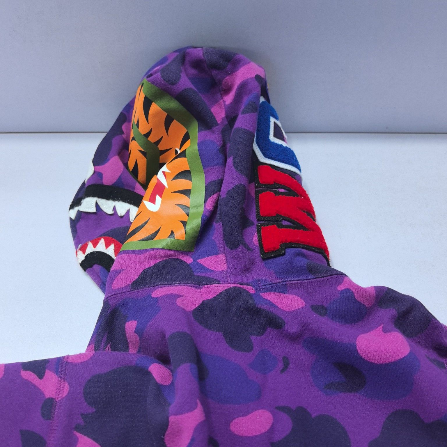 Bape A Bathing Ape Color Camo Shark Hoodie Size S Size US S / EU 44-46 / 1 - 5 Thumbnail