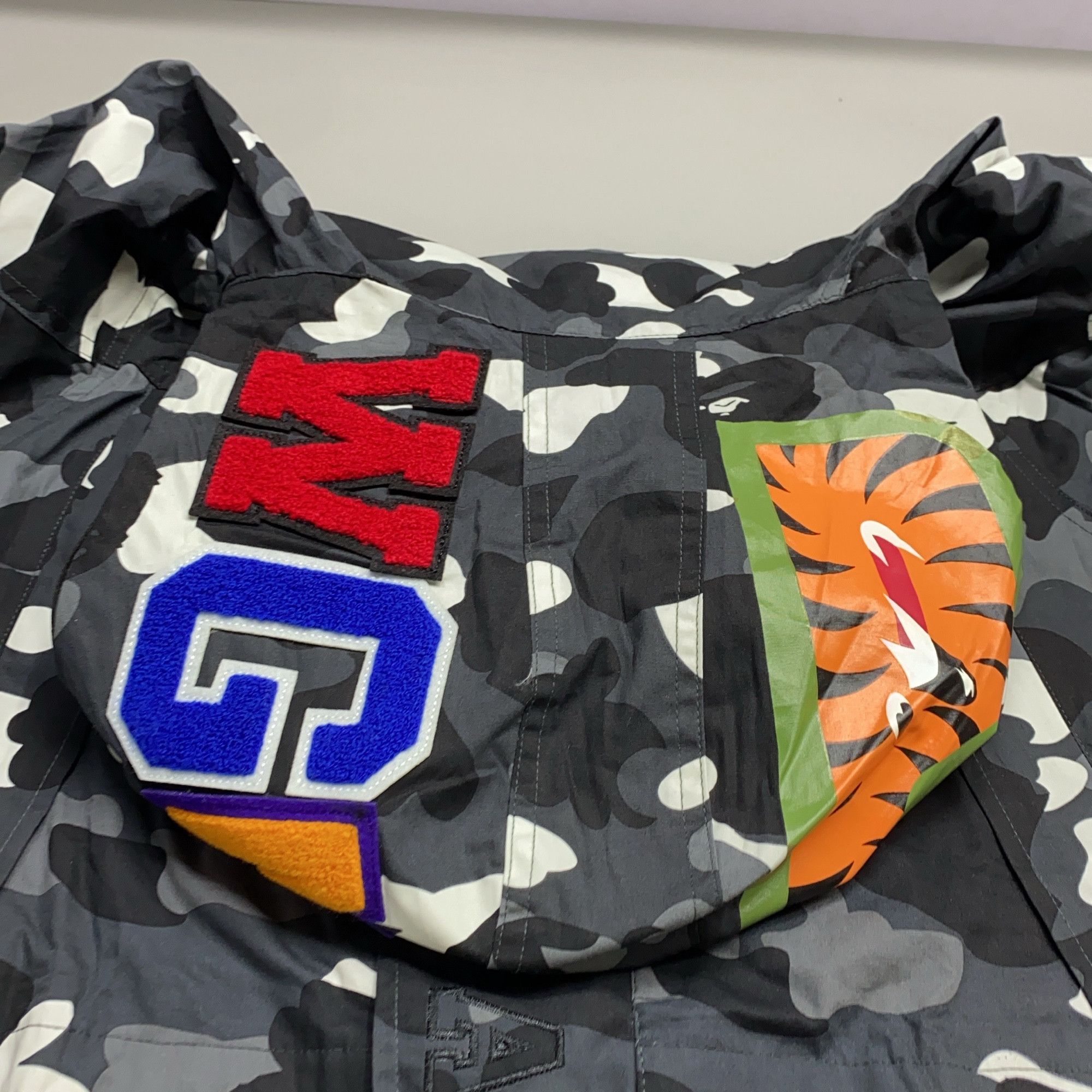 Bape A Bathing Ape Camo Shark Full Zip Jacket Size M Size US M / EU 48-50 / 2 - 15 Thumbnail