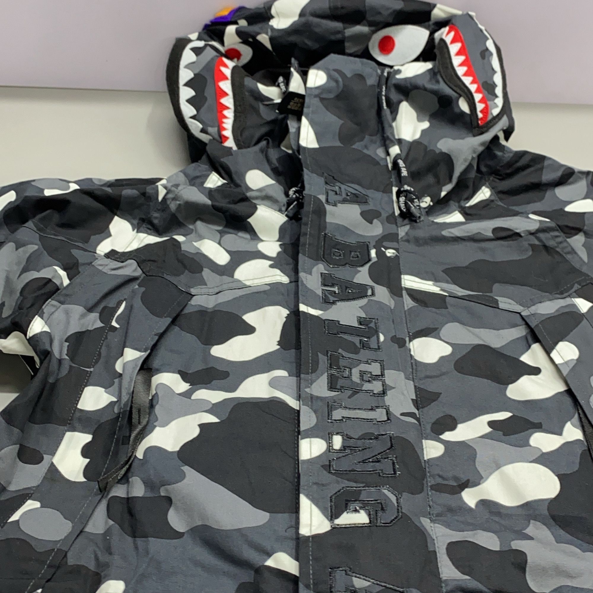 Bape A Bathing Ape Camo Shark Full Zip Jacket Size M Size US M / EU 48-50 / 2 - 19 Thumbnail