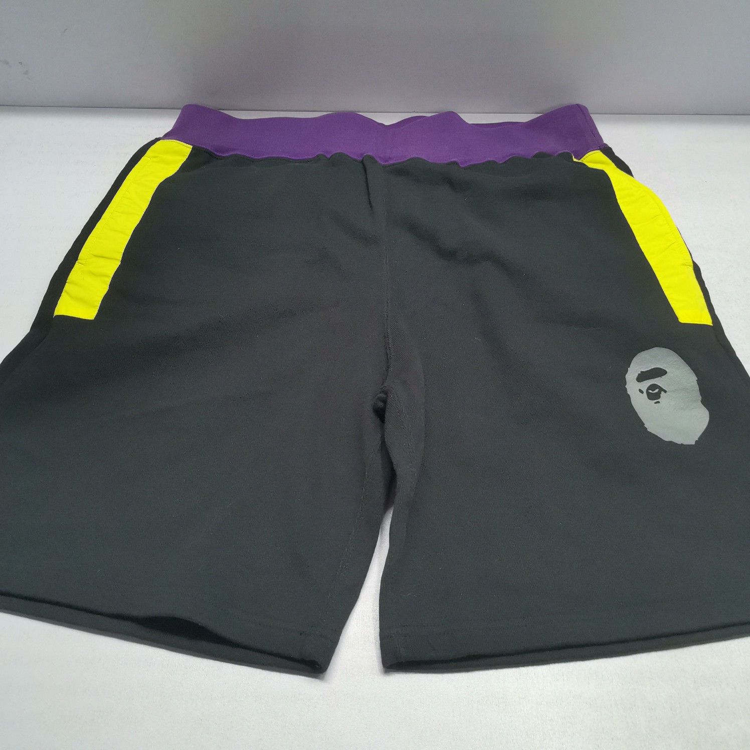 Bape A Bathing Ape Ape Head Logo Shorts Size L Size US 34 / EU 50 - 9 Thumbnail