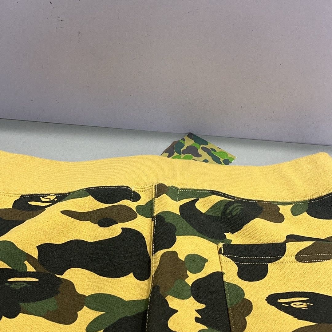 Bape A Bathing Ape Camo Shark Shorts Size XL Size US 36 / EU 52 - 6 Thumbnail