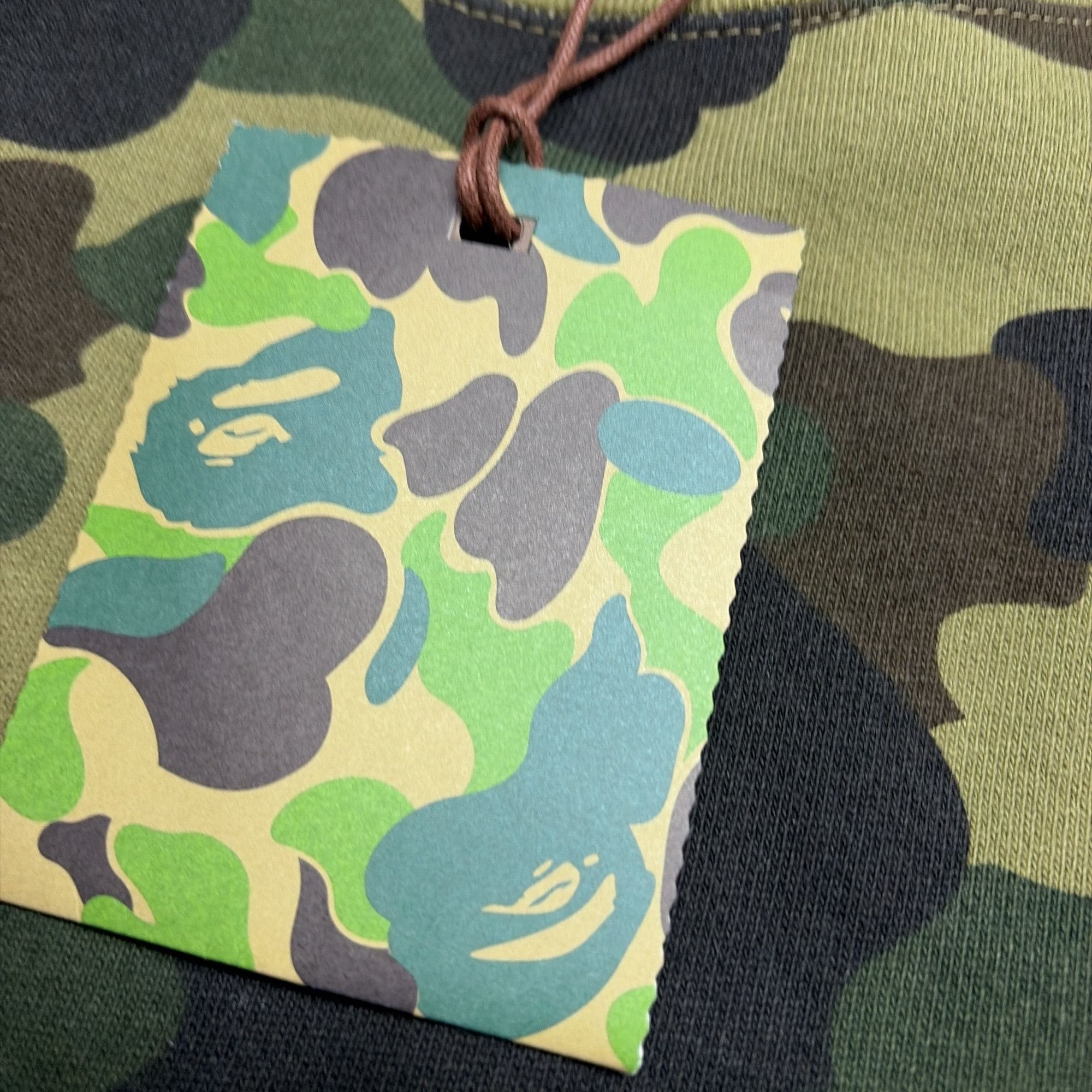 Bape A BATHING APE 1st Camo Crewneck Sweatshirt Size L Size US L / EU 52-54 / 3 - 4 Thumbnail
