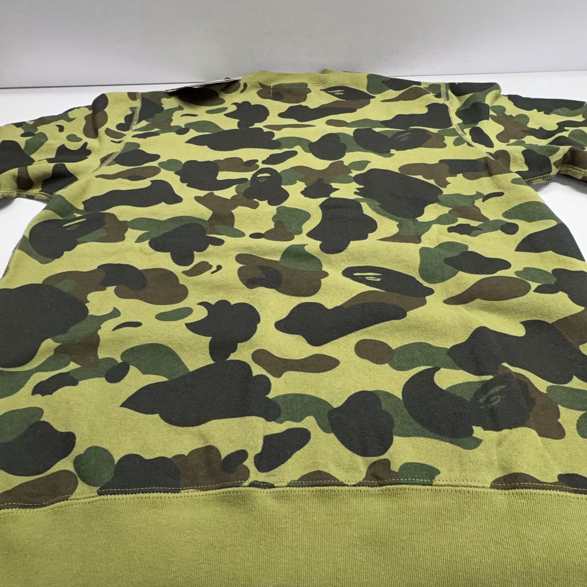 Bape A BATHING APE 1st Camo Crewneck Sweatshirt Size L Size US L / EU 52-54 / 3 - 9 Thumbnail