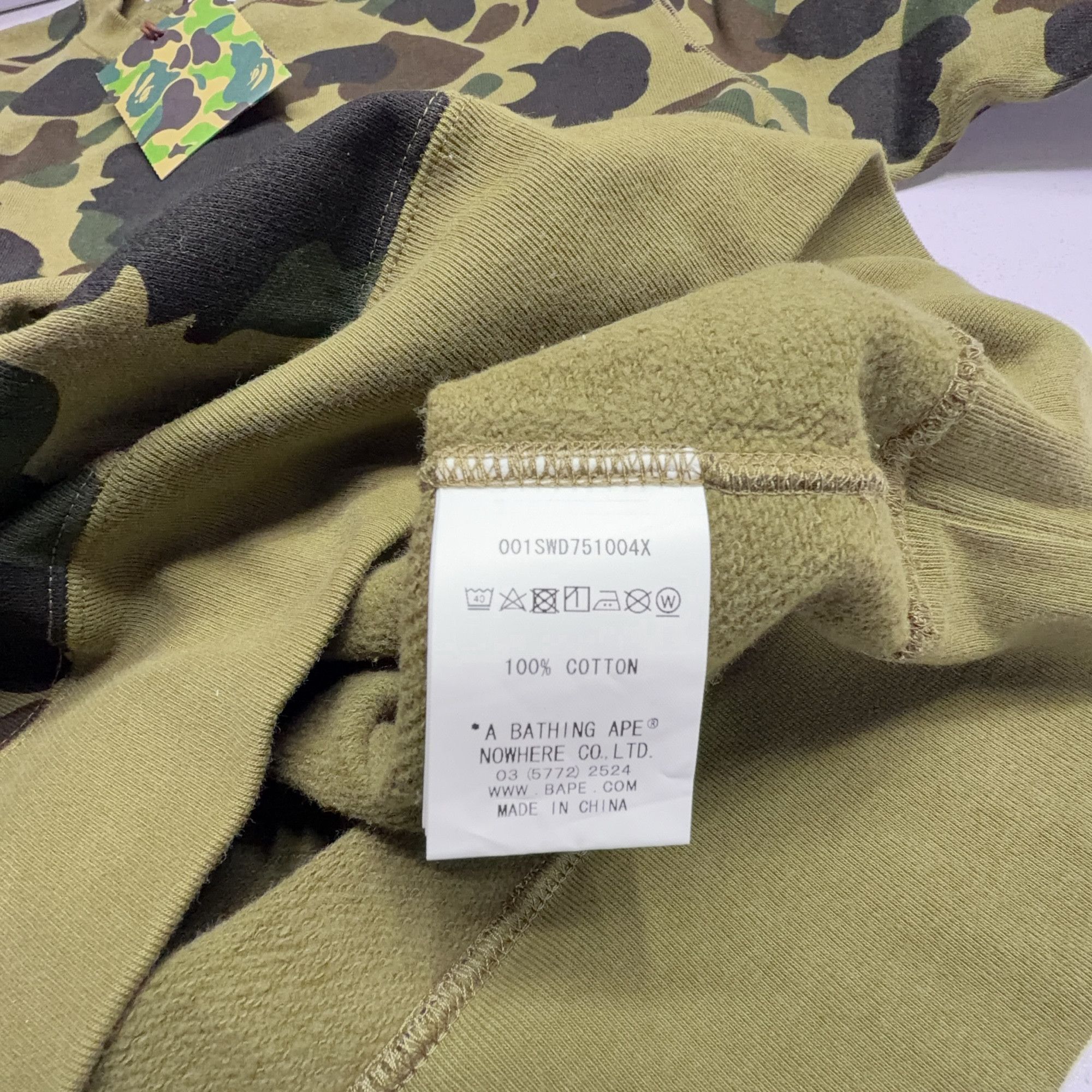 Bape A BATHING APE 1st Camo Crewneck Sweatshirt Size L Size US L / EU 52-54 / 3 - 7 Thumbnail