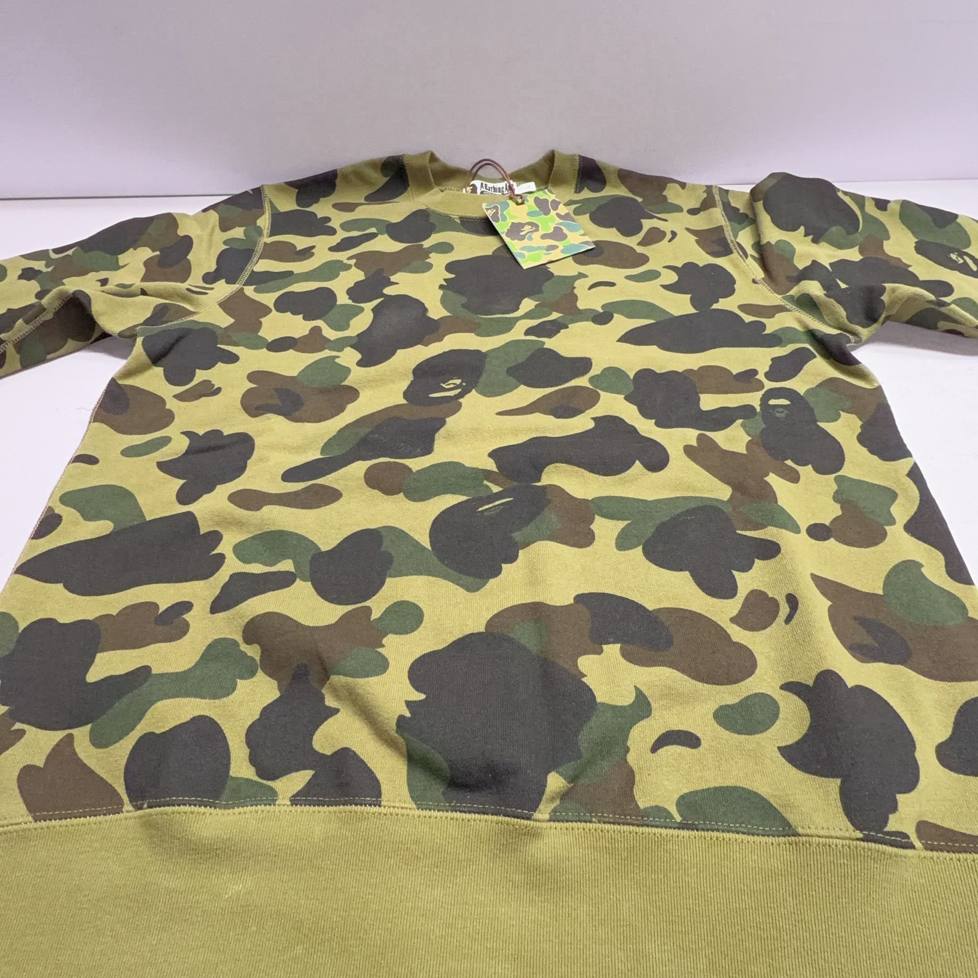 Bape A BATHING APE 1st Camo Crewneck Sweatshirt Size L Size US L / EU 52-54 / 3 - 8 Thumbnail