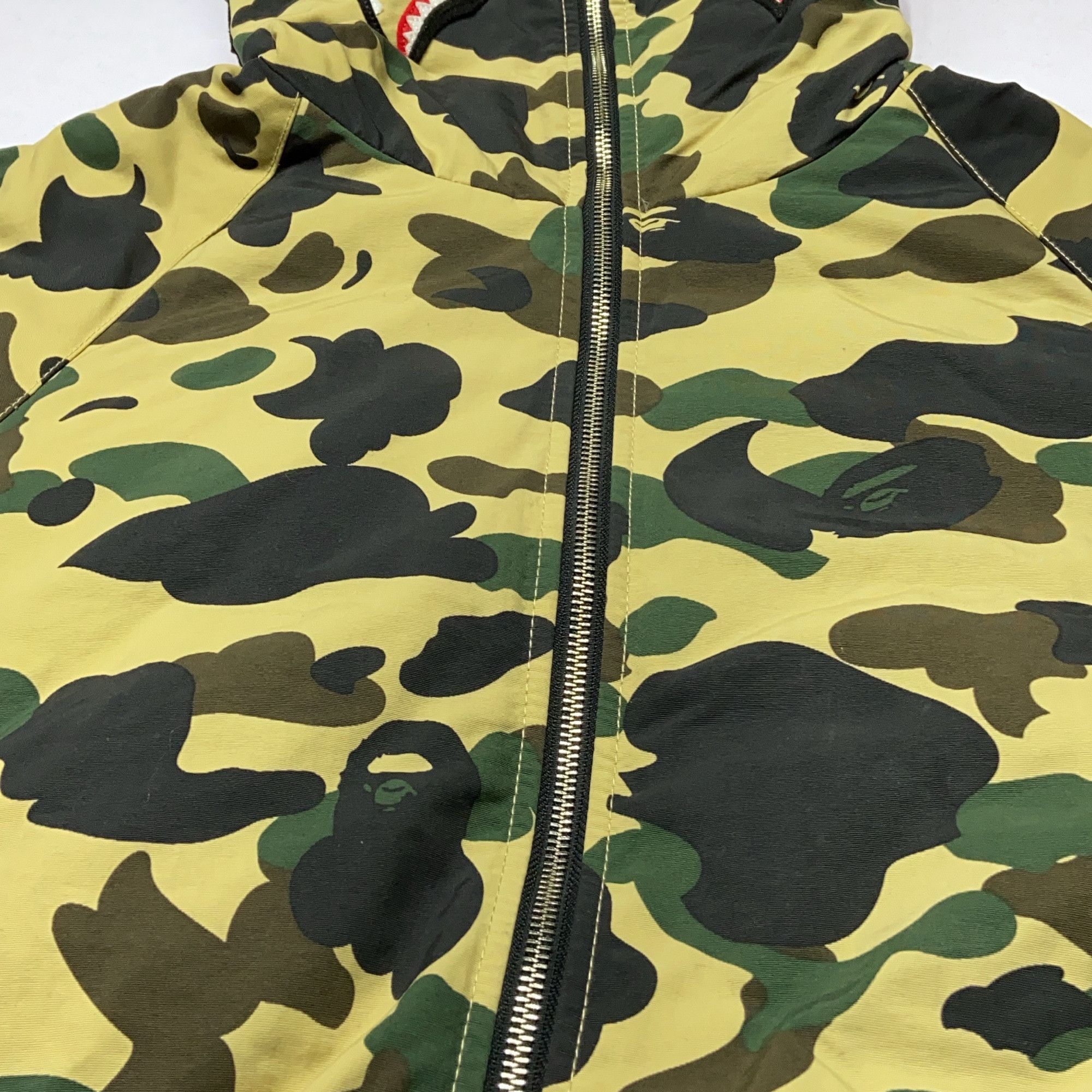 Bape A Bathing Ape Shark Camo Hooded Jacket Size L Size US L / EU 52-54 / 3 - 18 Thumbnail