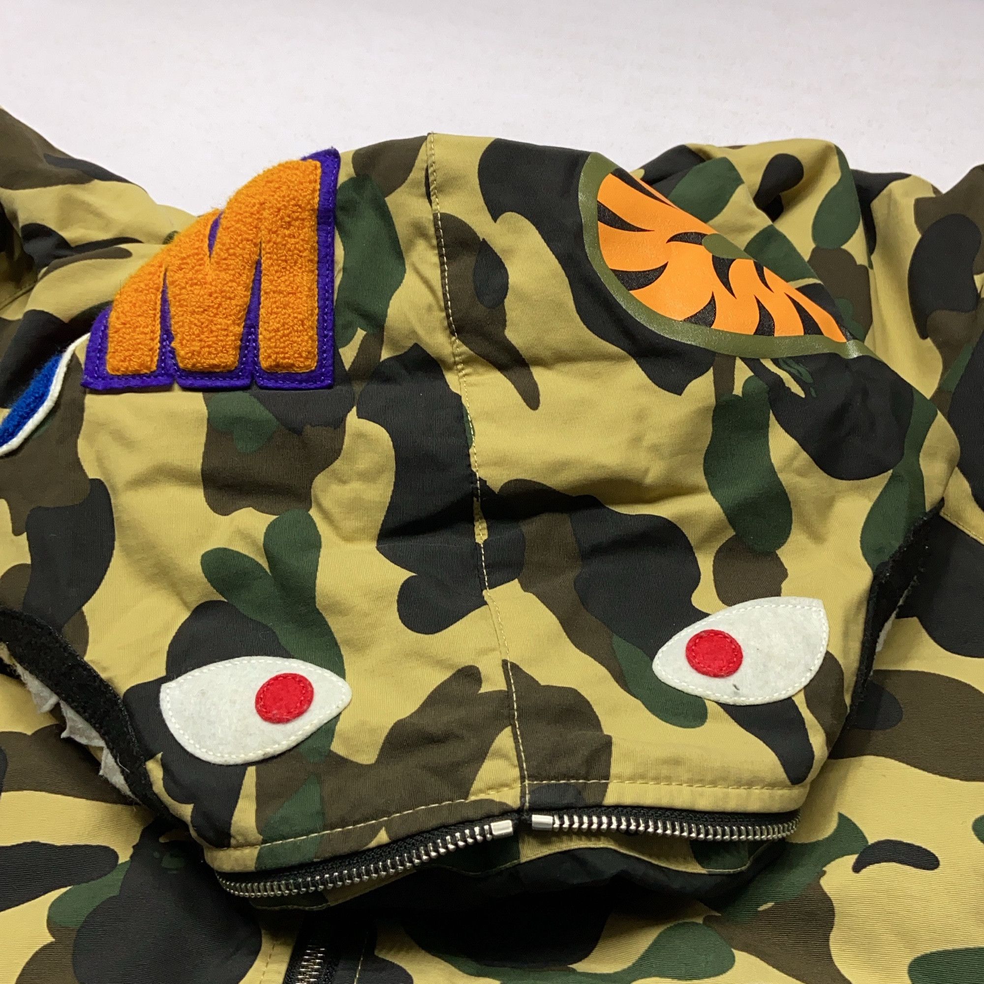 Bape A Bathing Ape Shark Camo Hooded Jacket Size L Size US L / EU 52-54 / 3 - 7 Thumbnail
