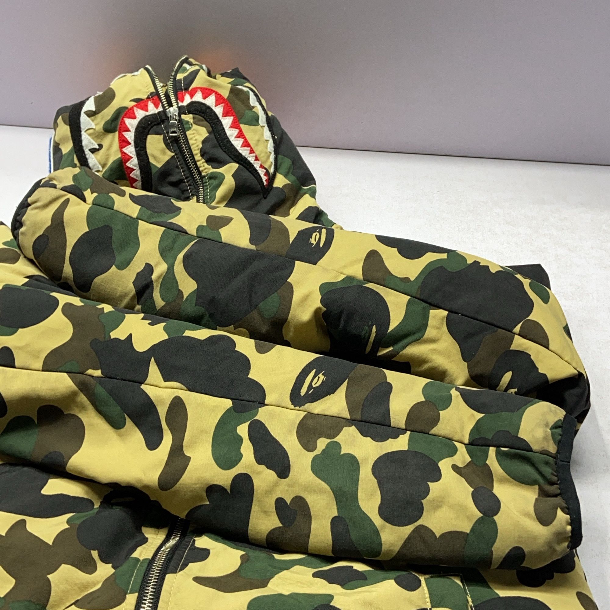 Bape A Bathing Ape Shark Camo Hooded Jacket Size L Size US L / EU 52-54 / 3 - 13 Thumbnail