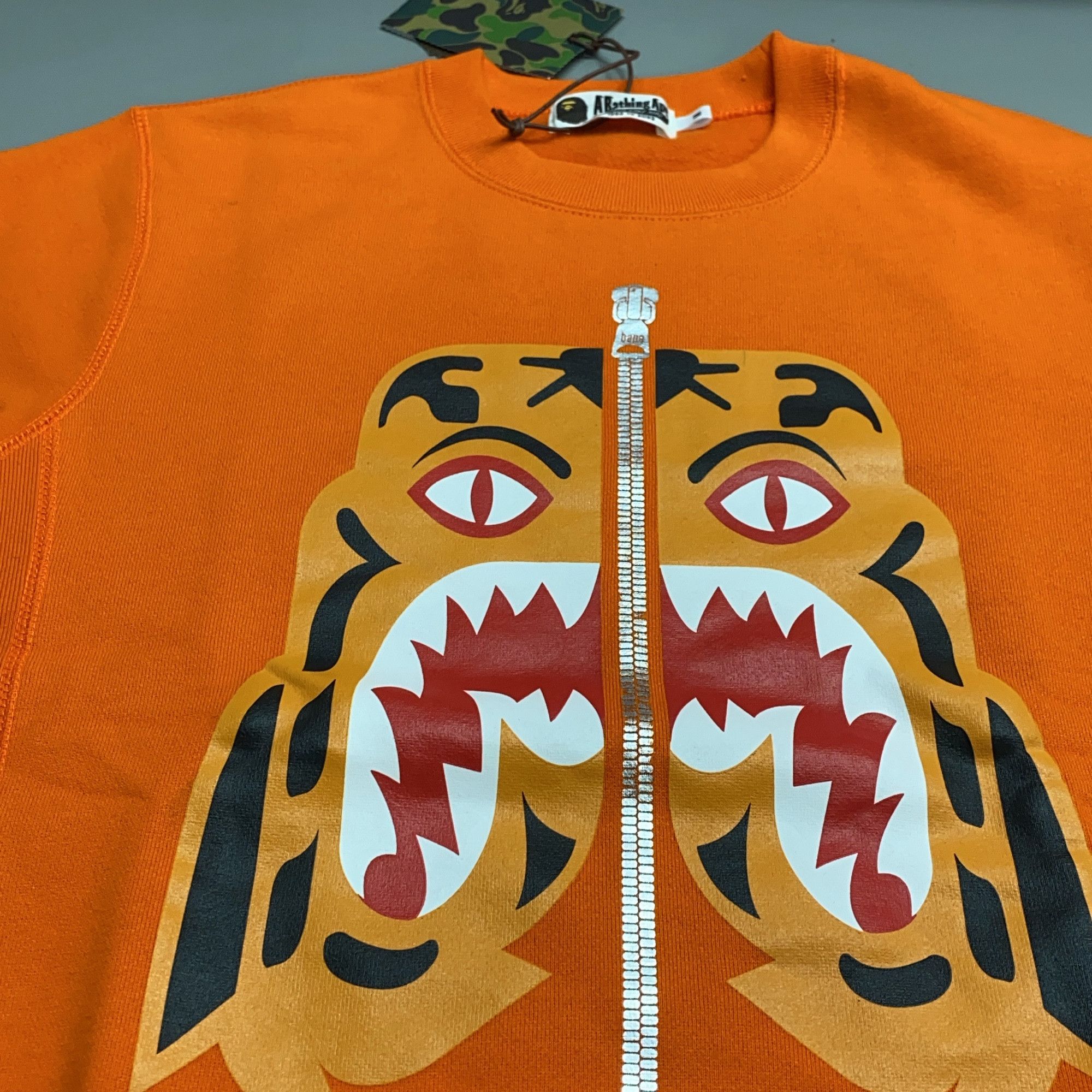 Bape A Bathing Ape Tiger Graphic Sweatshirt Size M Size US M / EU 48-50 / 2 - 9 Thumbnail