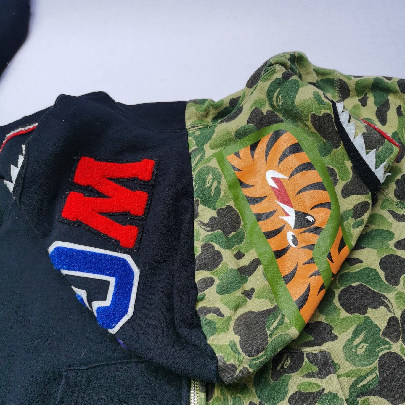 Bape A Bathing Ape Shark Camo Hoodie Size M Size US M / EU 48-50 / 2 - 6 Thumbnail