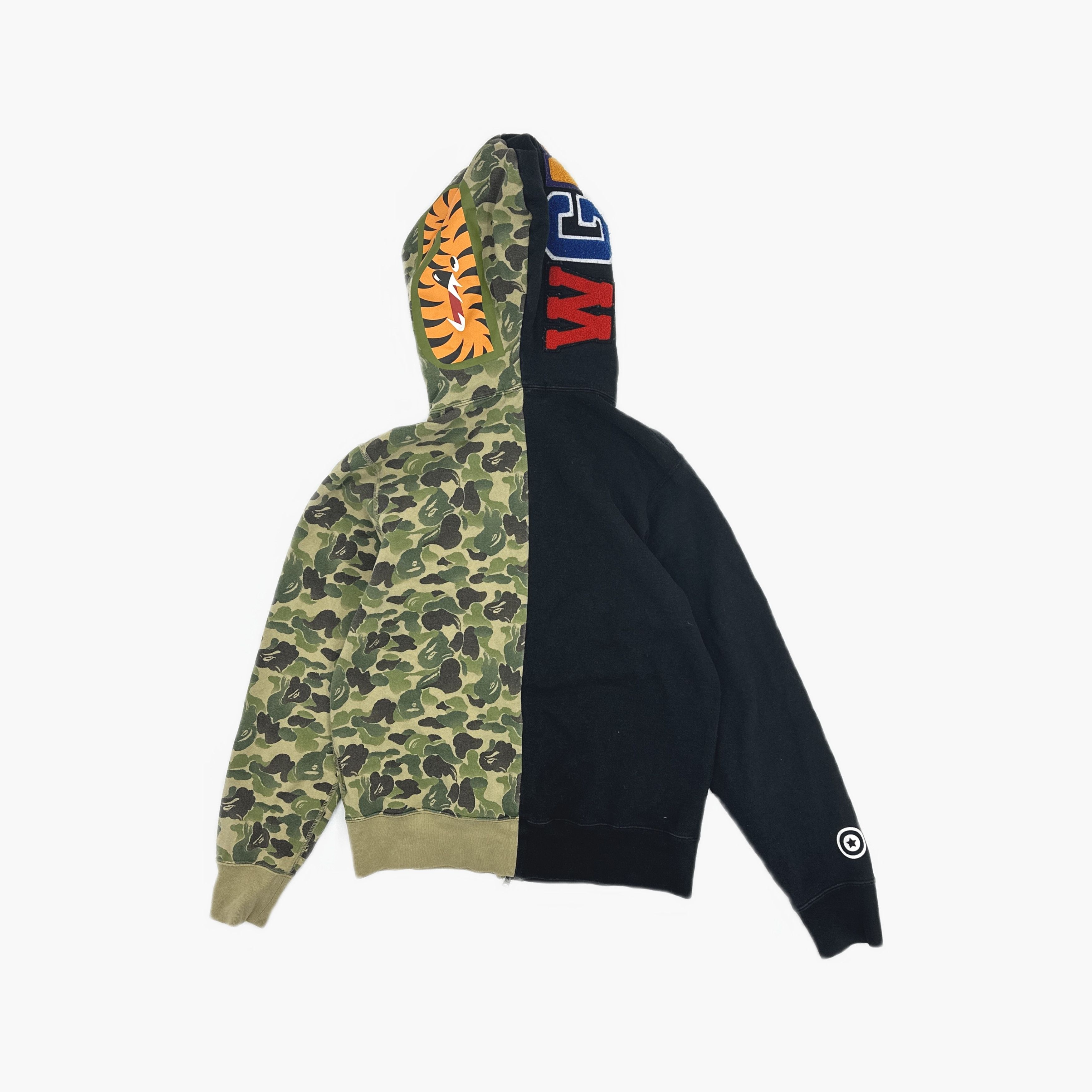 Bape A Bathing Ape Shark Camo Hoodie Size M Size US M / EU 48-50 / 2 - 2 Thumbnail