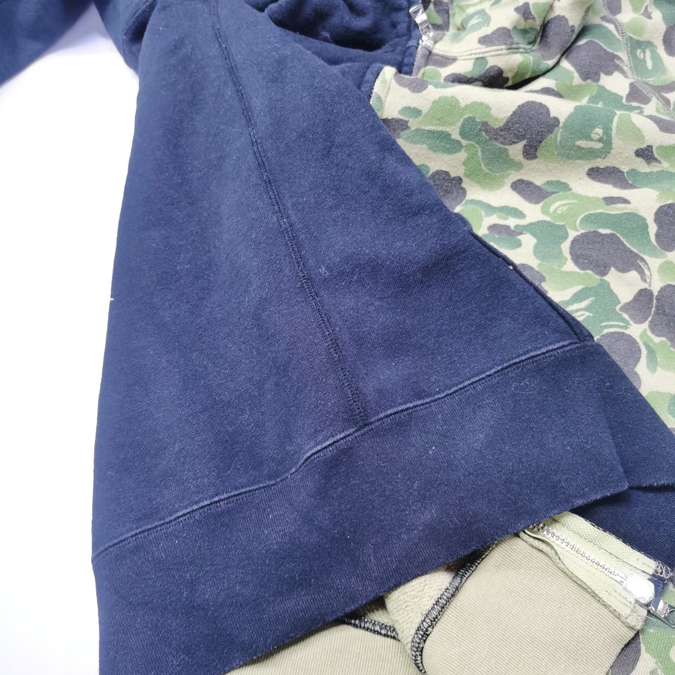Bape A Bathing Ape Shark Camo Hoodie Size M Size US M / EU 48-50 / 2 - 14 Thumbnail