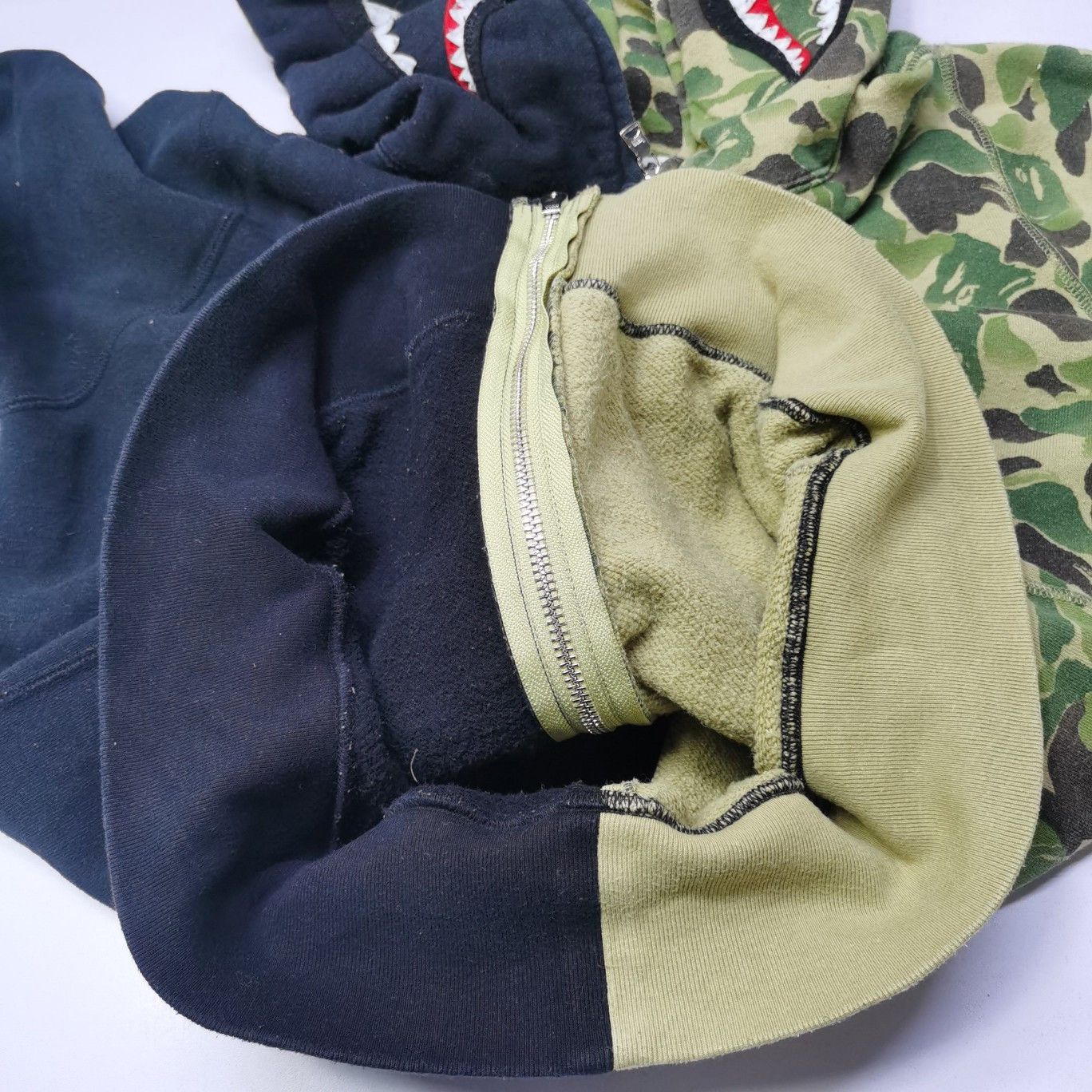 Bape A Bathing Ape Shark Camo Hoodie Size M Size US M / EU 48-50 / 2 - 15 Thumbnail