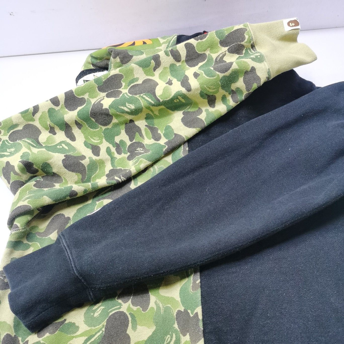 Bape A Bathing Ape Shark Camo Hoodie Size M Size US M / EU 48-50 / 2 - 18 Thumbnail