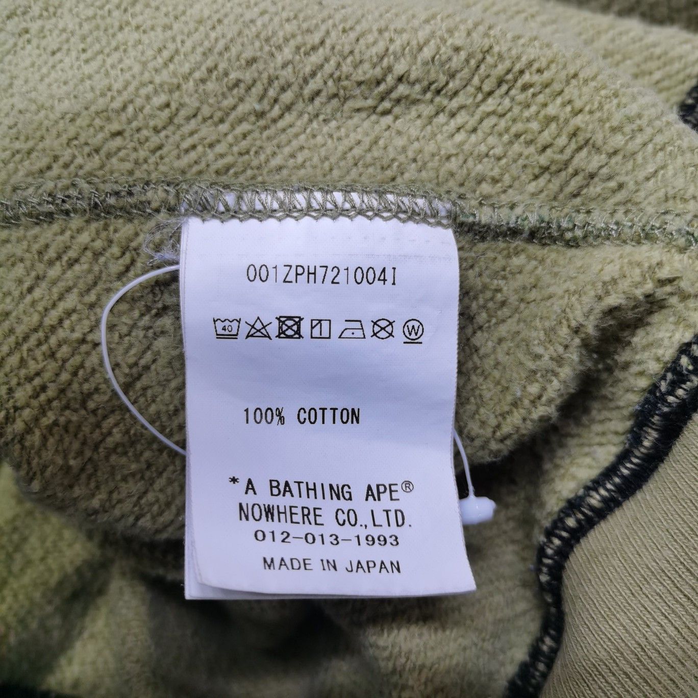 Bape A Bathing Ape Shark Camo Hoodie Size M Size US M / EU 48-50 / 2 - 3 Thumbnail